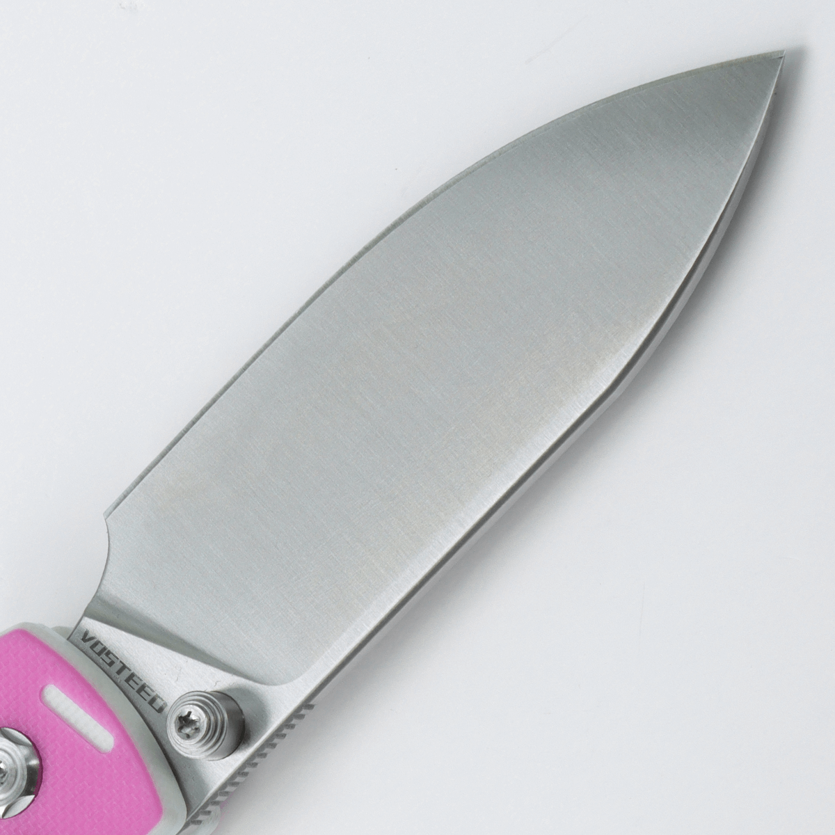 Vosteed Raccoon Crossbar Knife blade detail