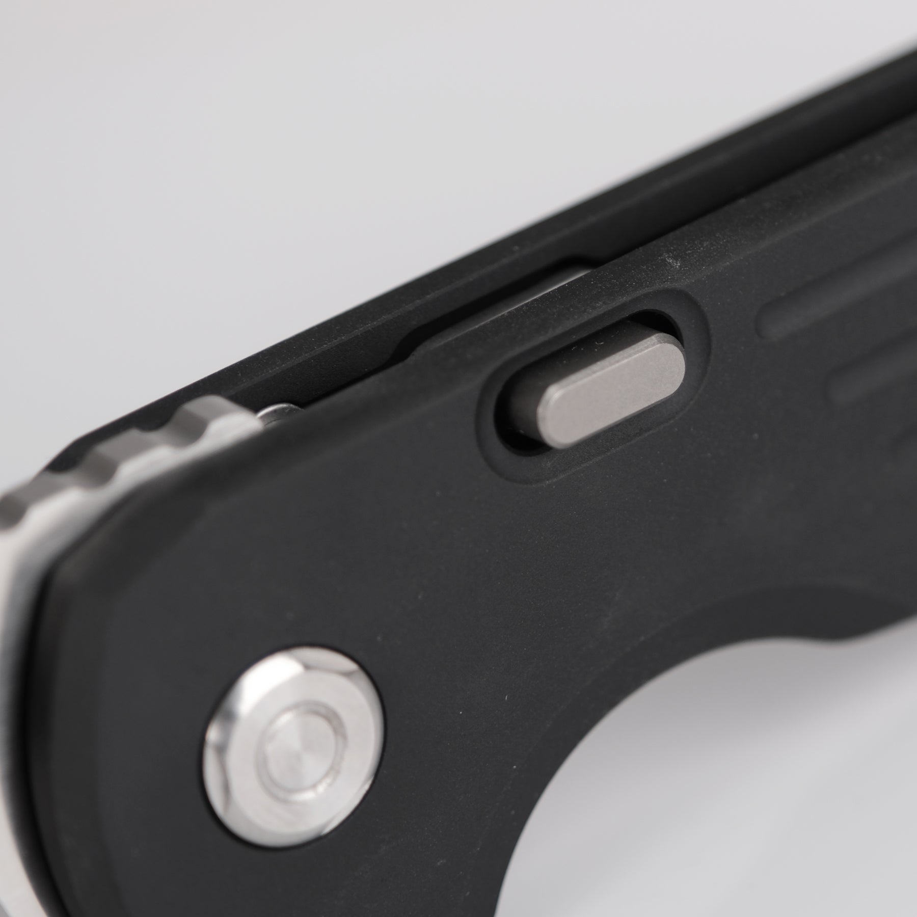 Vosteed Hedgehog Top Liner Lock button detail