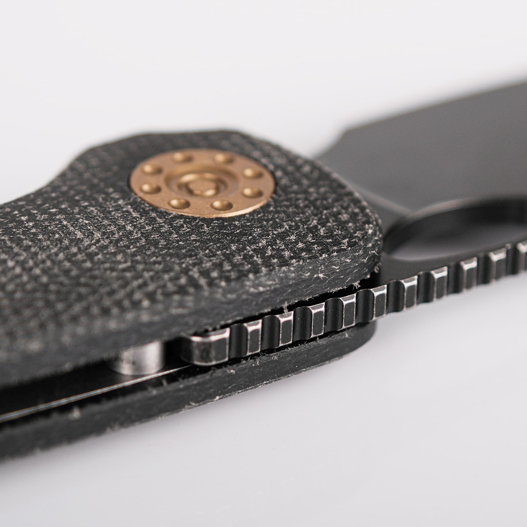 Vosteed Acorn Knife: jimping detail