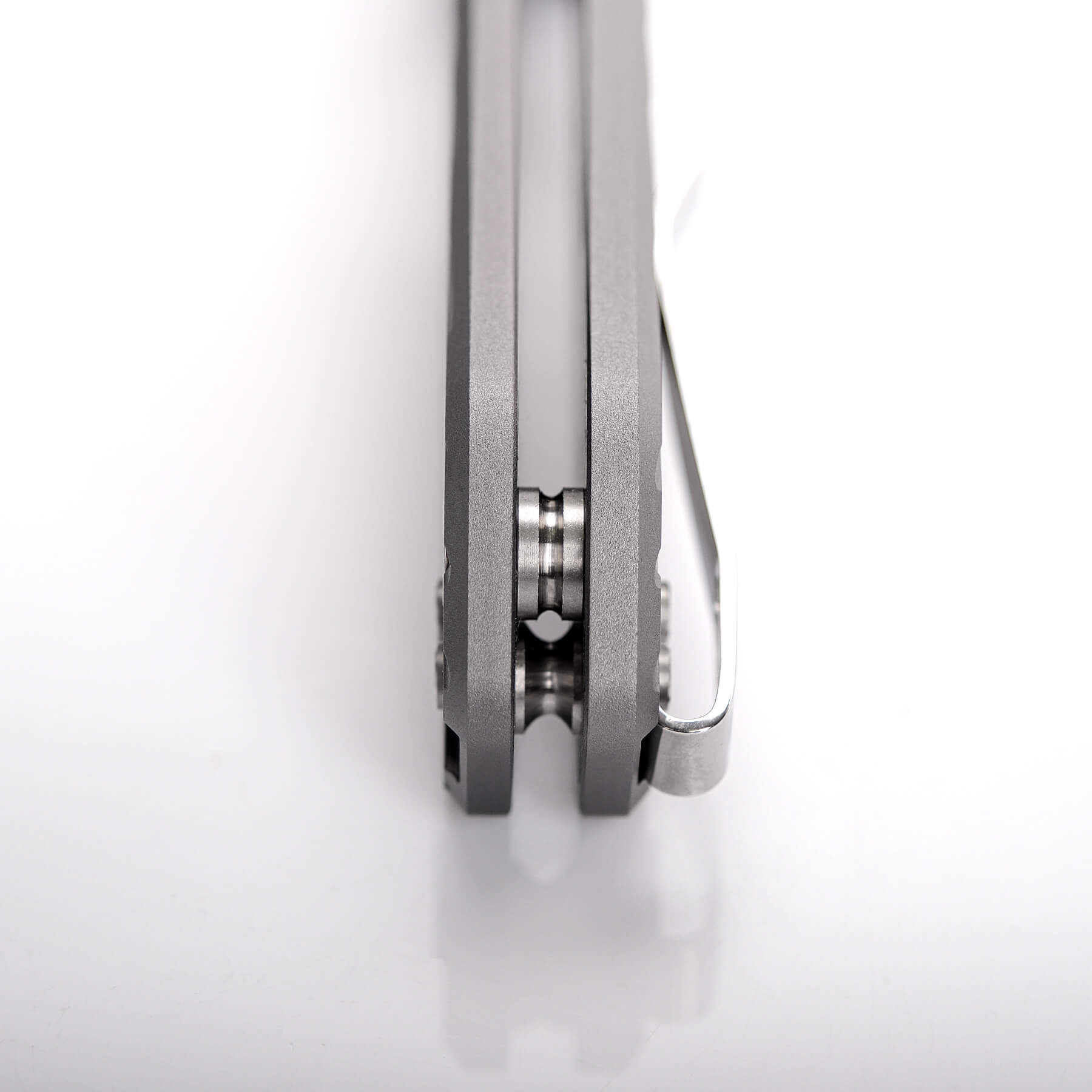 Vosteed Akita knife: Side view showing Vanchor Lock details