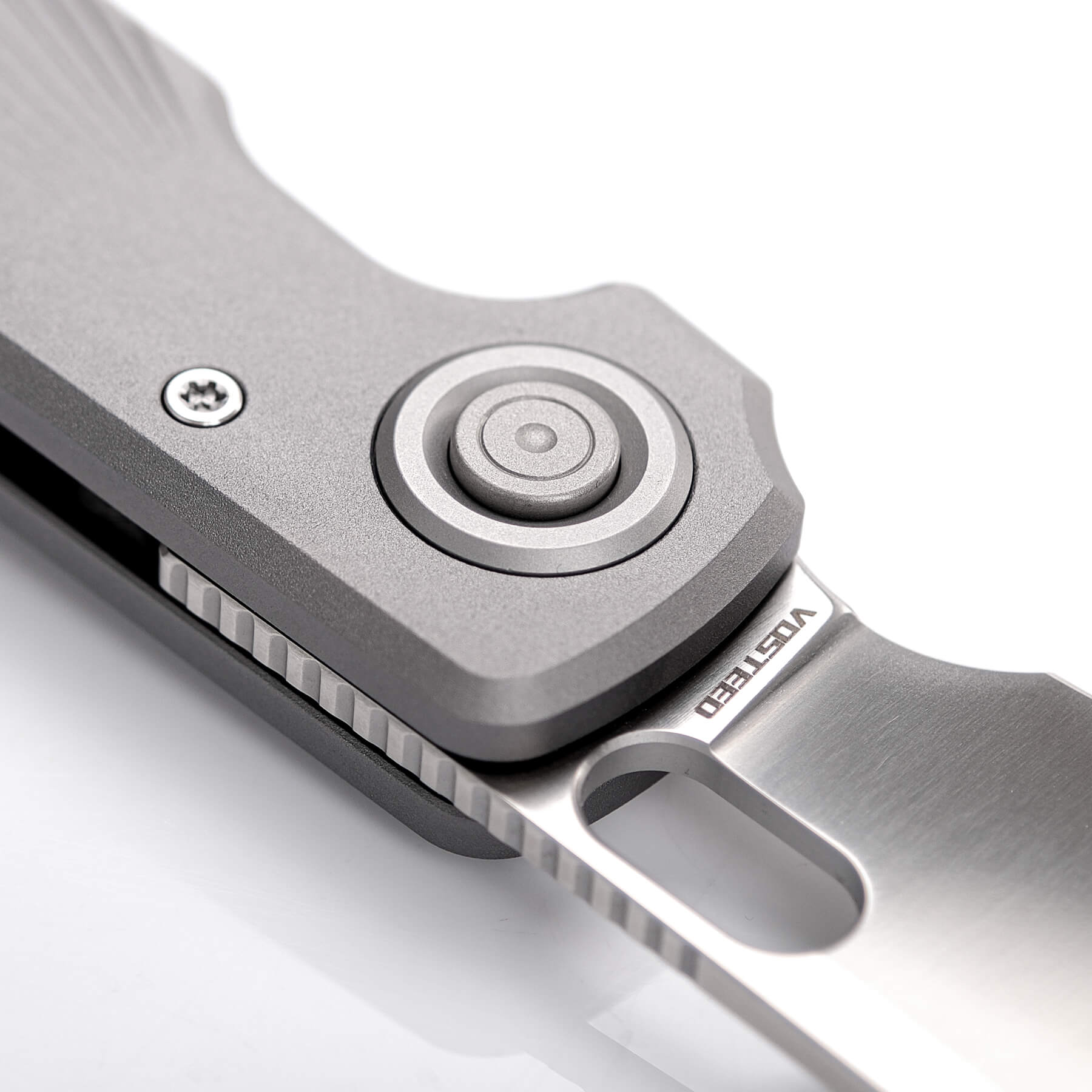 Vosteed Akita knife Vanchor Lock button detail
