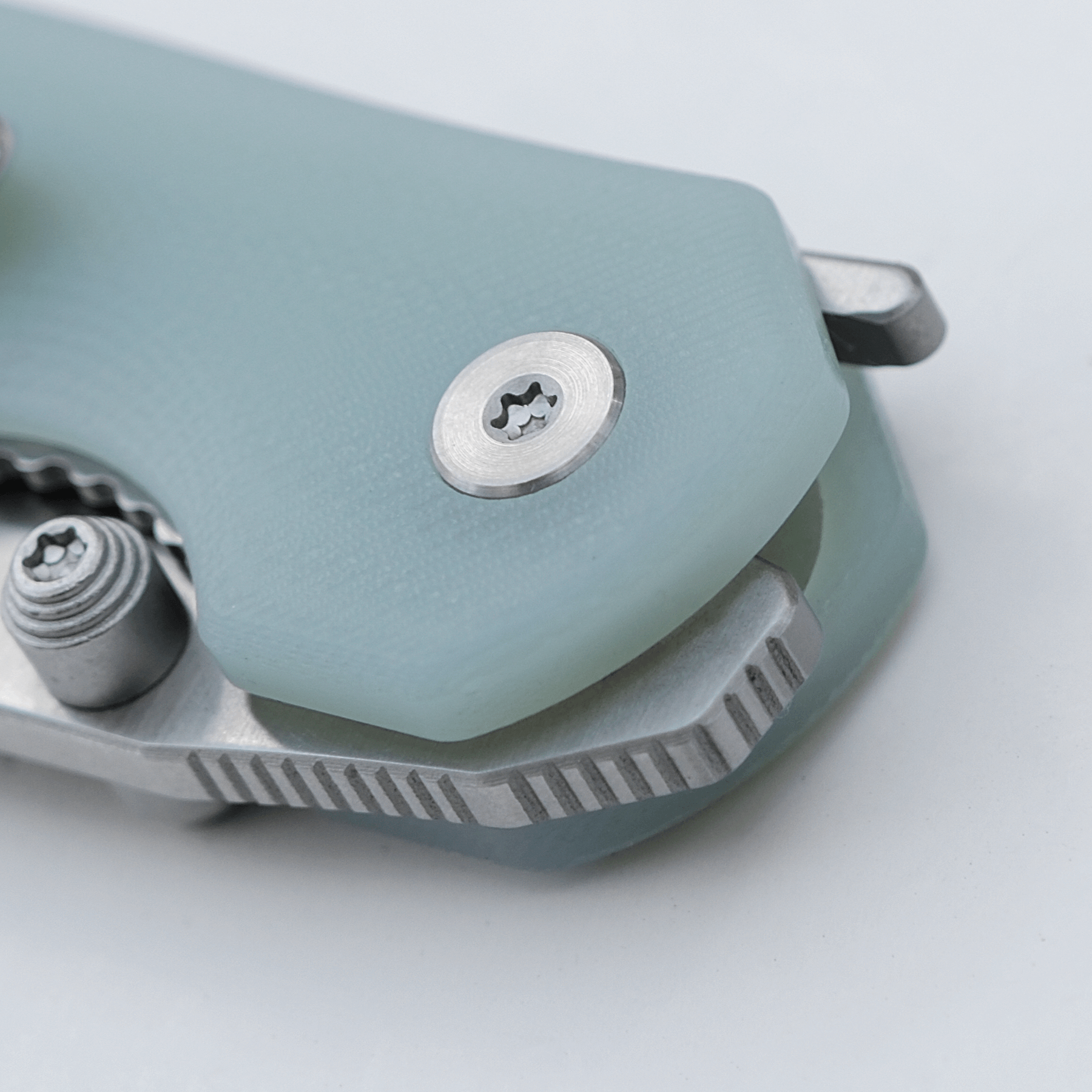 Vosteed Chipmunk knife detail, jade green G10 handle