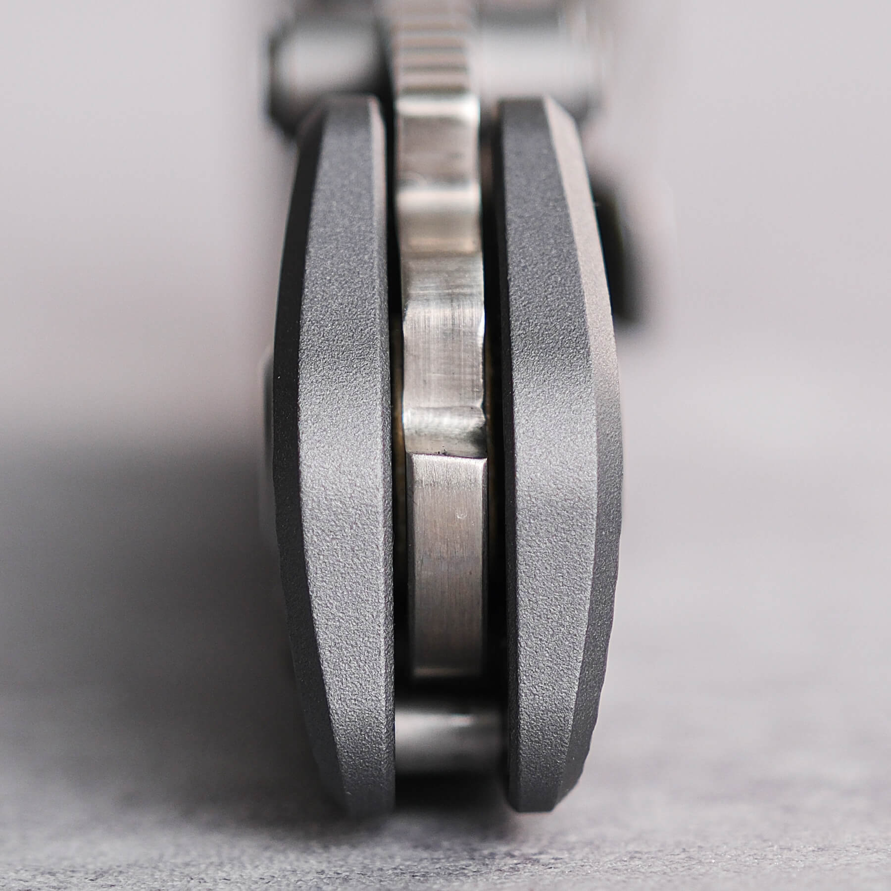 Vosteed Marten Knife - handle detail & blade pivot