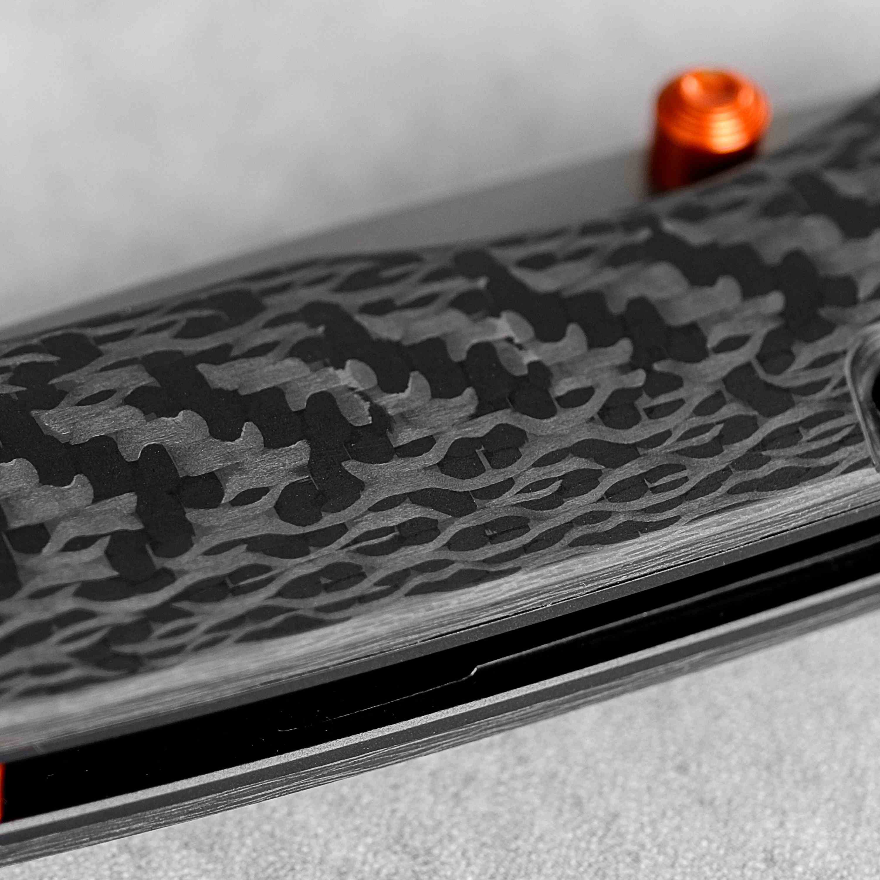 Vosteed Marten knife: Carbon fiber handle close-up