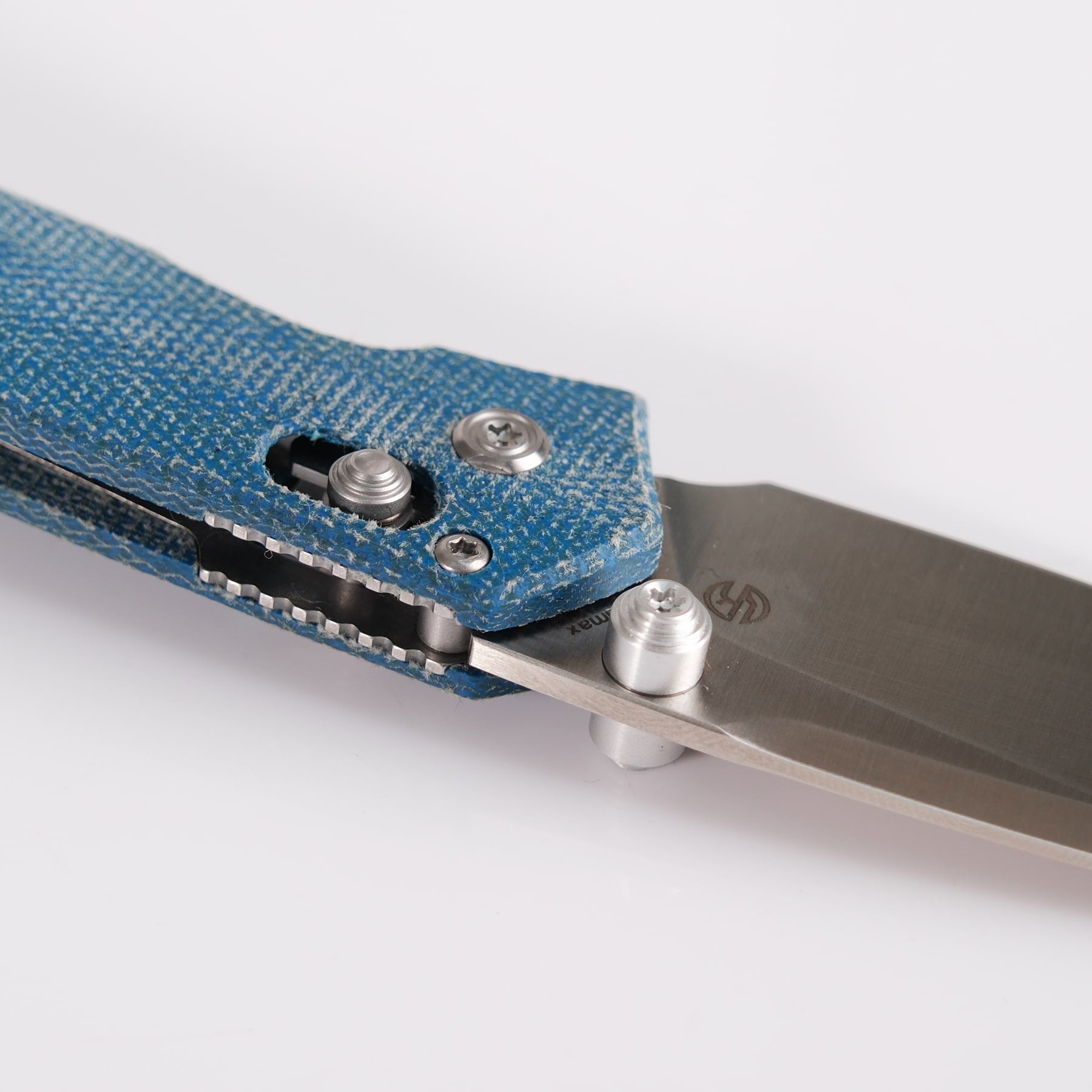 Vosteed Mini Psyop knife - Elmax blade and blue Micarta handle detail