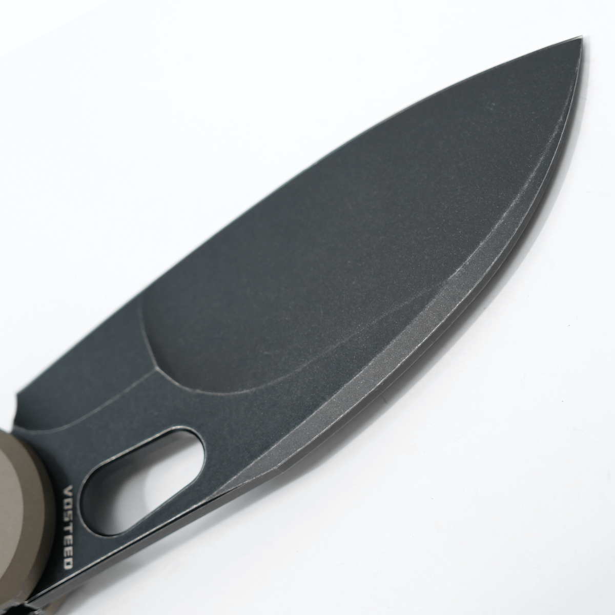 Morel knife blade detail with thumb hole - Vosteed