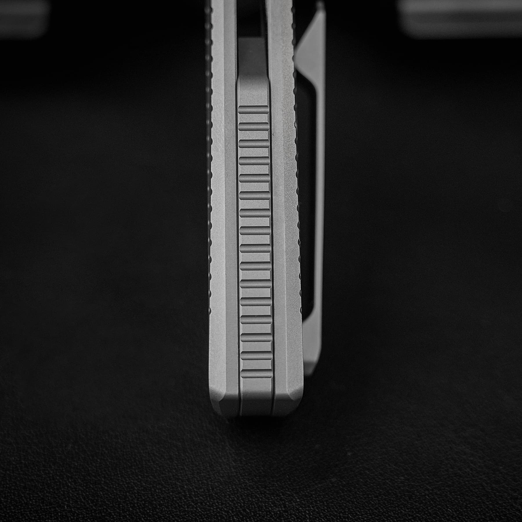 Nip-L - Top Liner Lock (3.15" Elmax Blade & Titanium Handle) - A4201