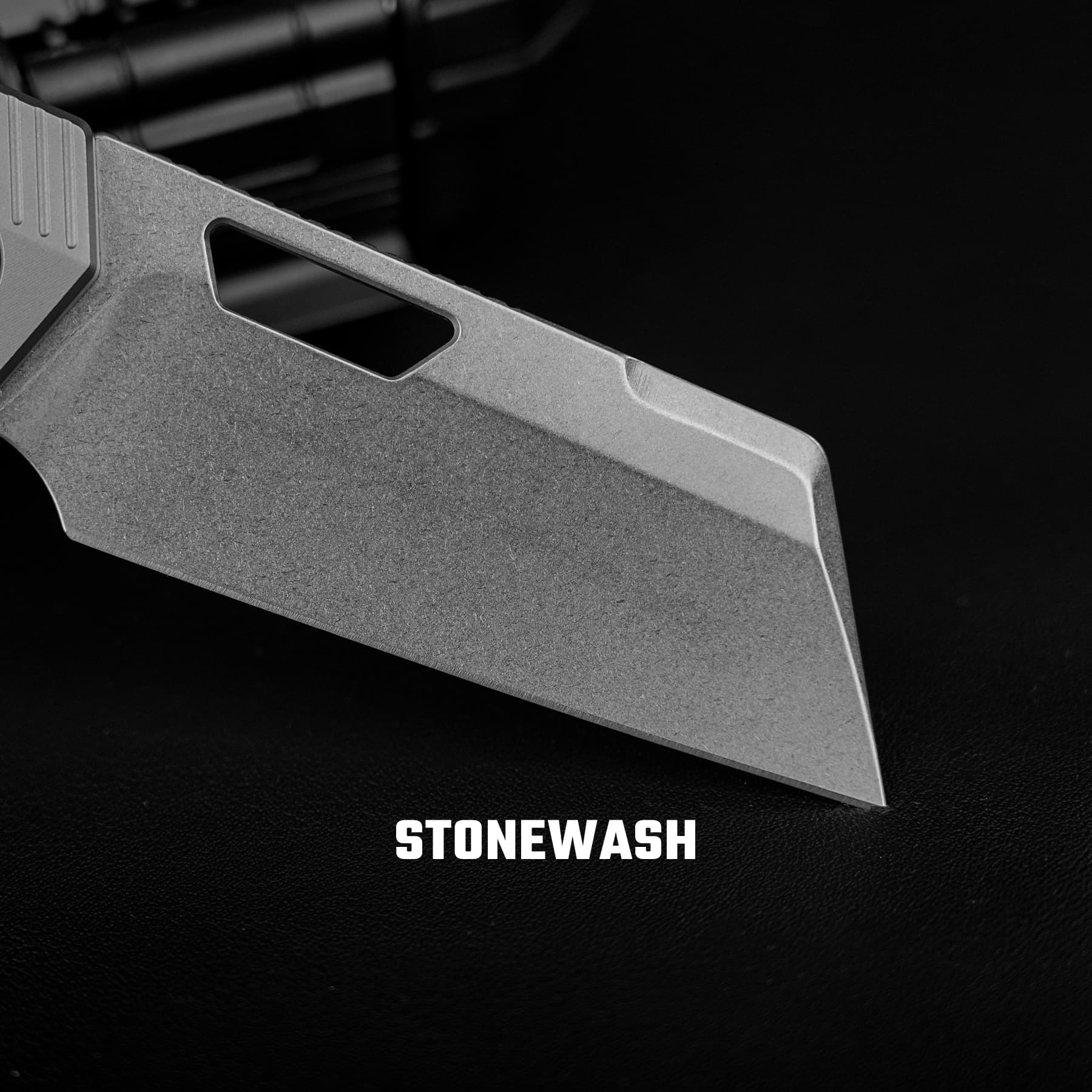 Nip-L - Top Liner Lock (3.15" Elmax Blade & Titanium Handle) - A4201