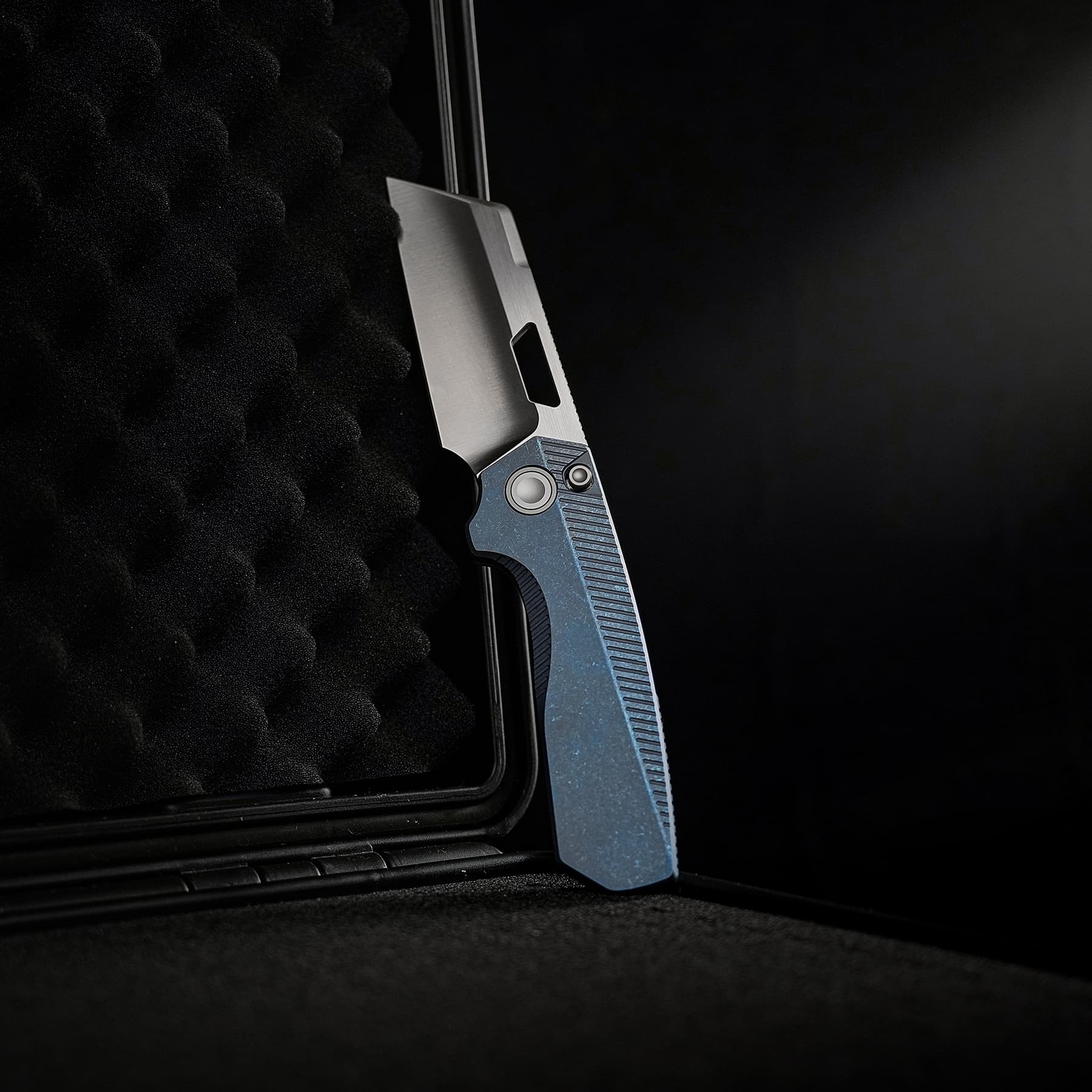 Nip-L - Top Liner Lock (3.15" Elmax Blade & Titanium Handle) - A4202