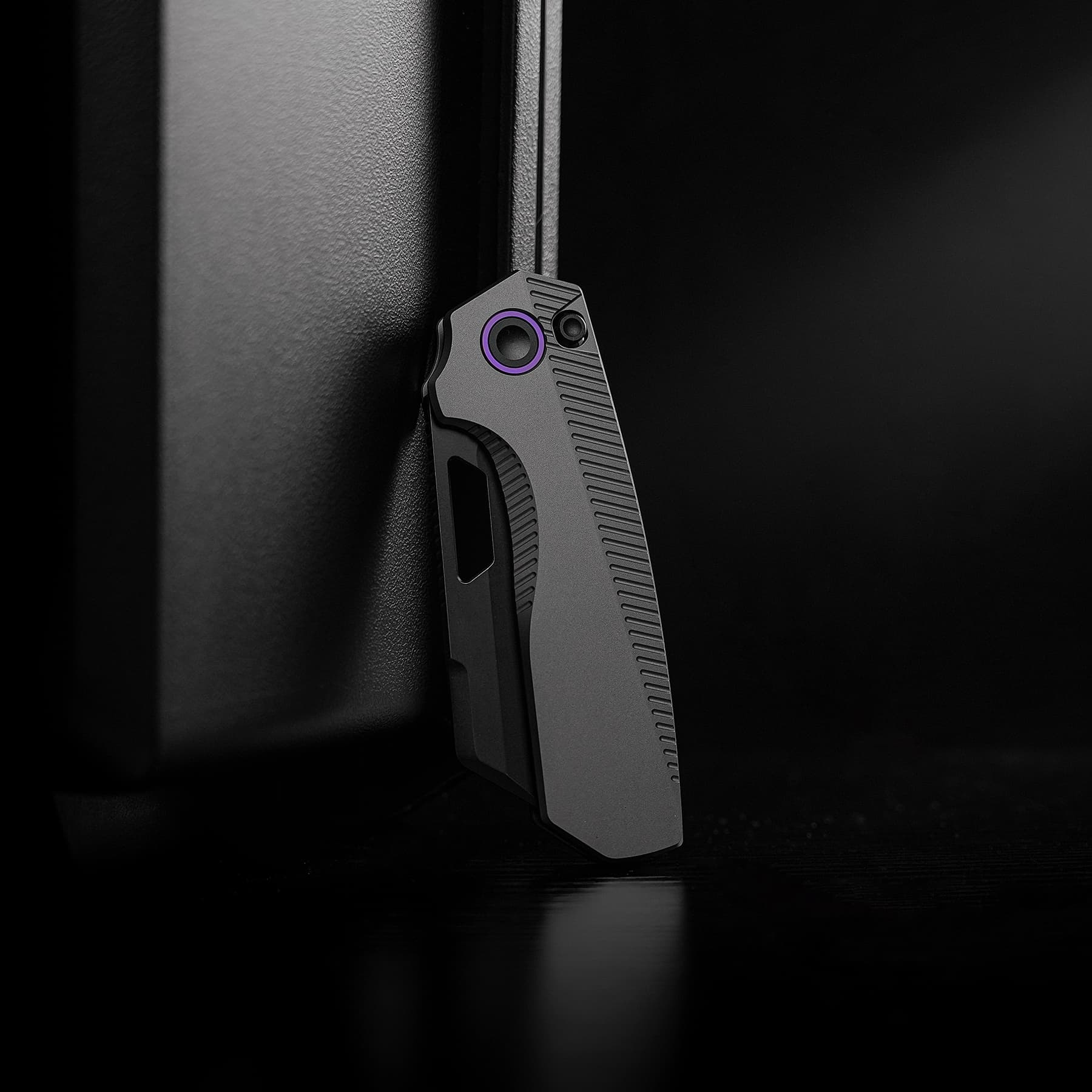 Nip-L - Top Liner Lock (3.15" Elmax Blade & Titanium Handle) - A4203