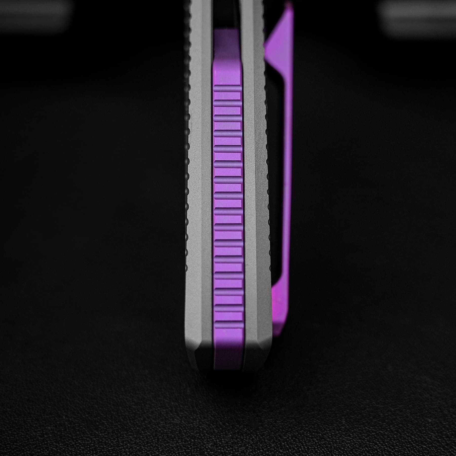 Nip-L - Top Liner Lock (3.15" Elmax Blade & Titanium Handle) - A4203