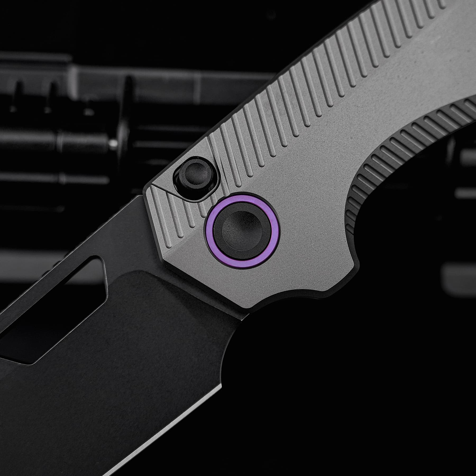 Nip-L - Top Liner Lock (3.15" Elmax Blade & Titanium Handle) - A4203