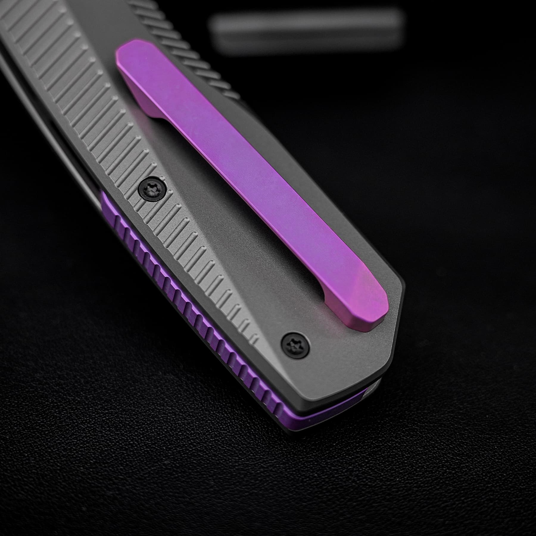 Nip-L - Top Liner Lock (3.15" Elmax Blade & Titanium Handle) - A4203