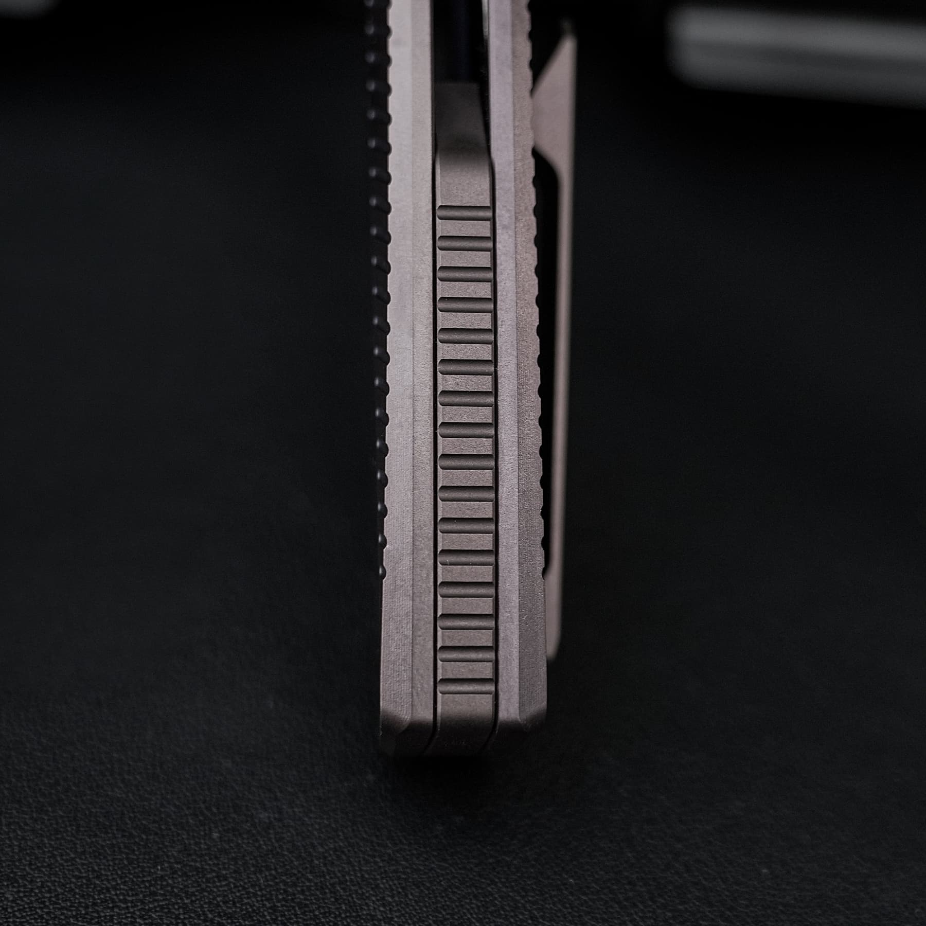 Nip-L - Top Liner Lock (3.15" Elmax Blade & Titanium Handle) - A4204