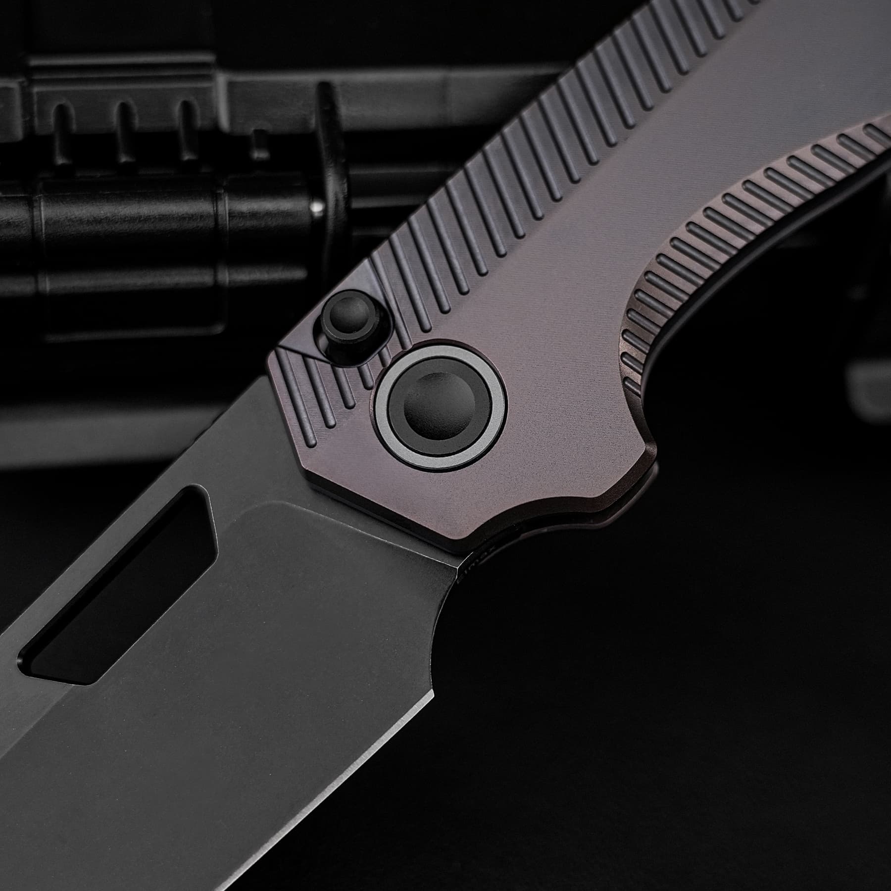 Nip-L - Top Liner Lock (3.15" Elmax Blade & Titanium Handle) - A4204