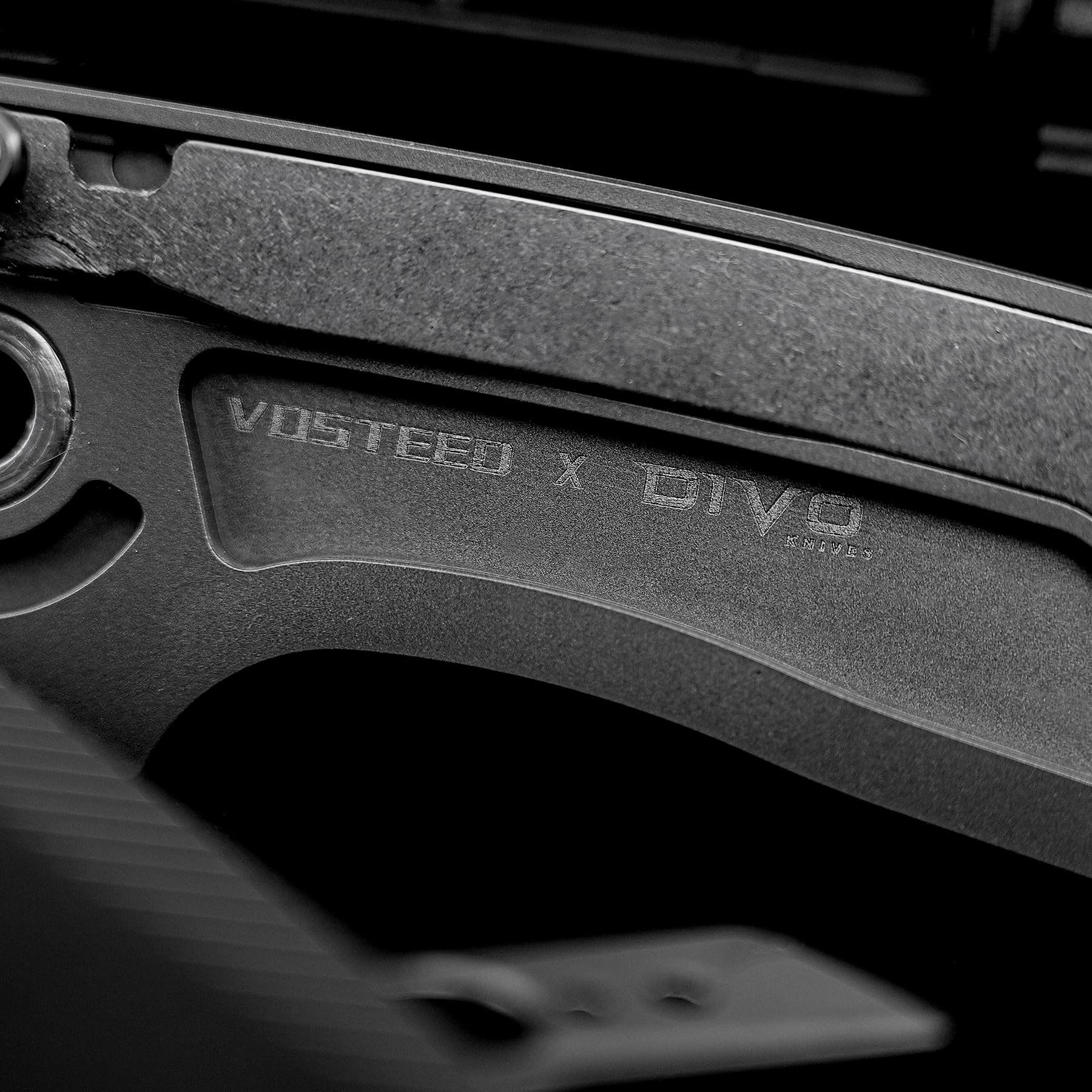 Nip-L - Top Liner Lock (3.15" Elmax Blade & Titanium Handle) For Left-Handed Users - A4205