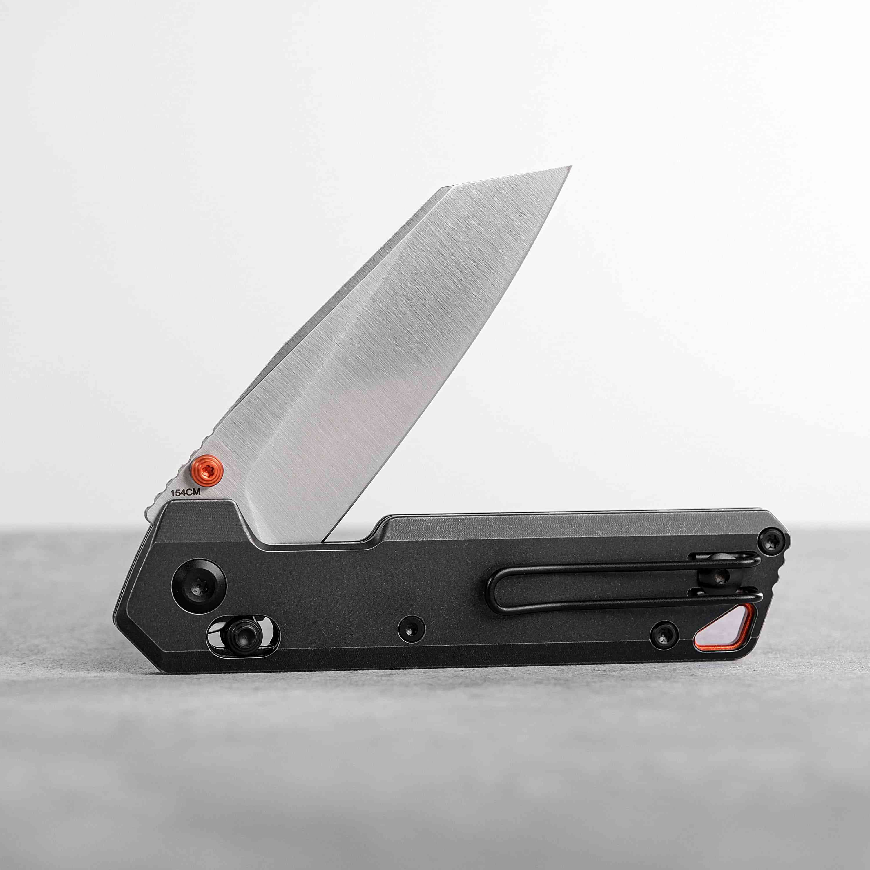 Vosteed Parallel knife with 154CM blade detail