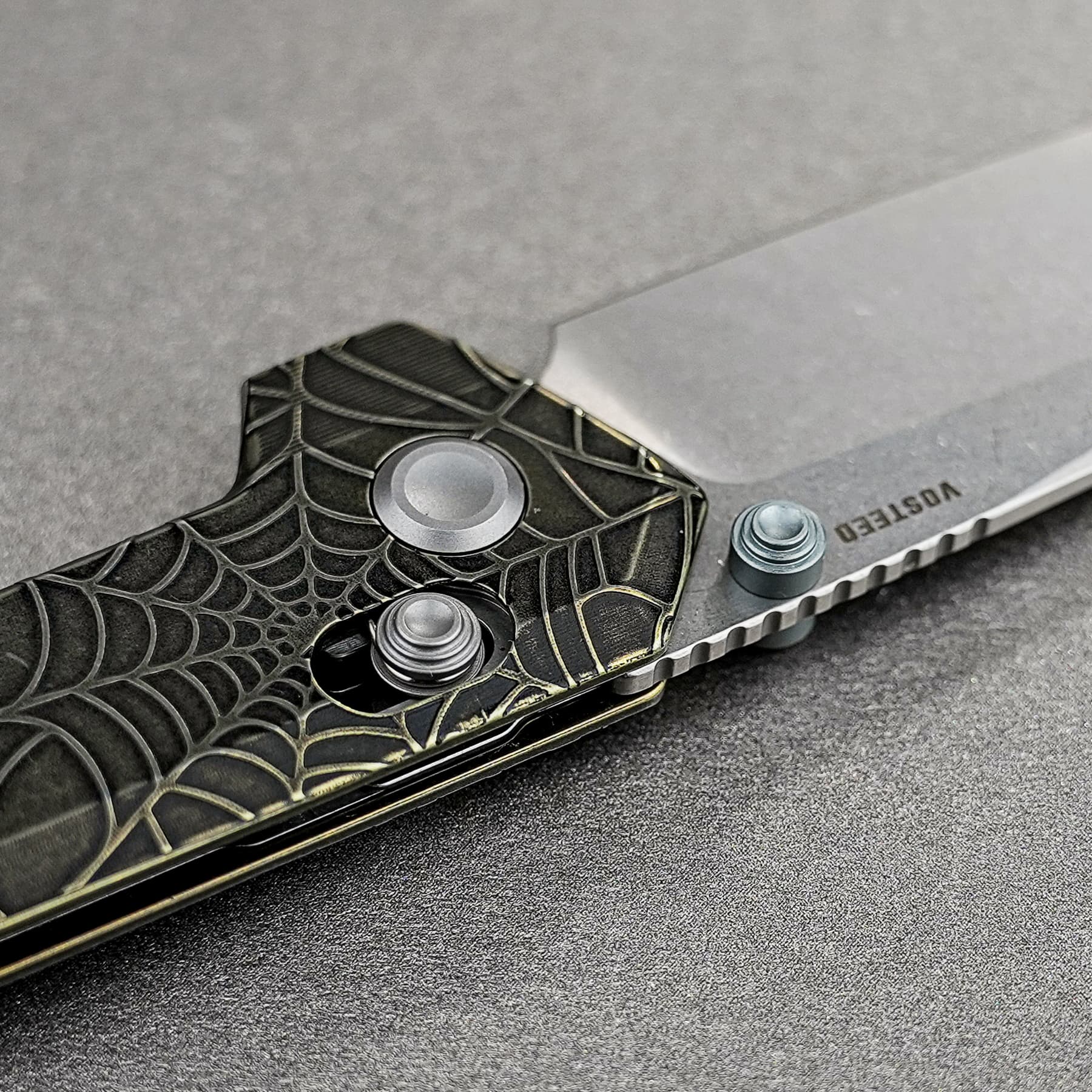 Coming Soon - Parallel- Crossbar Lock (2.90" S35VN Blade & Titanium Handle) - A3523