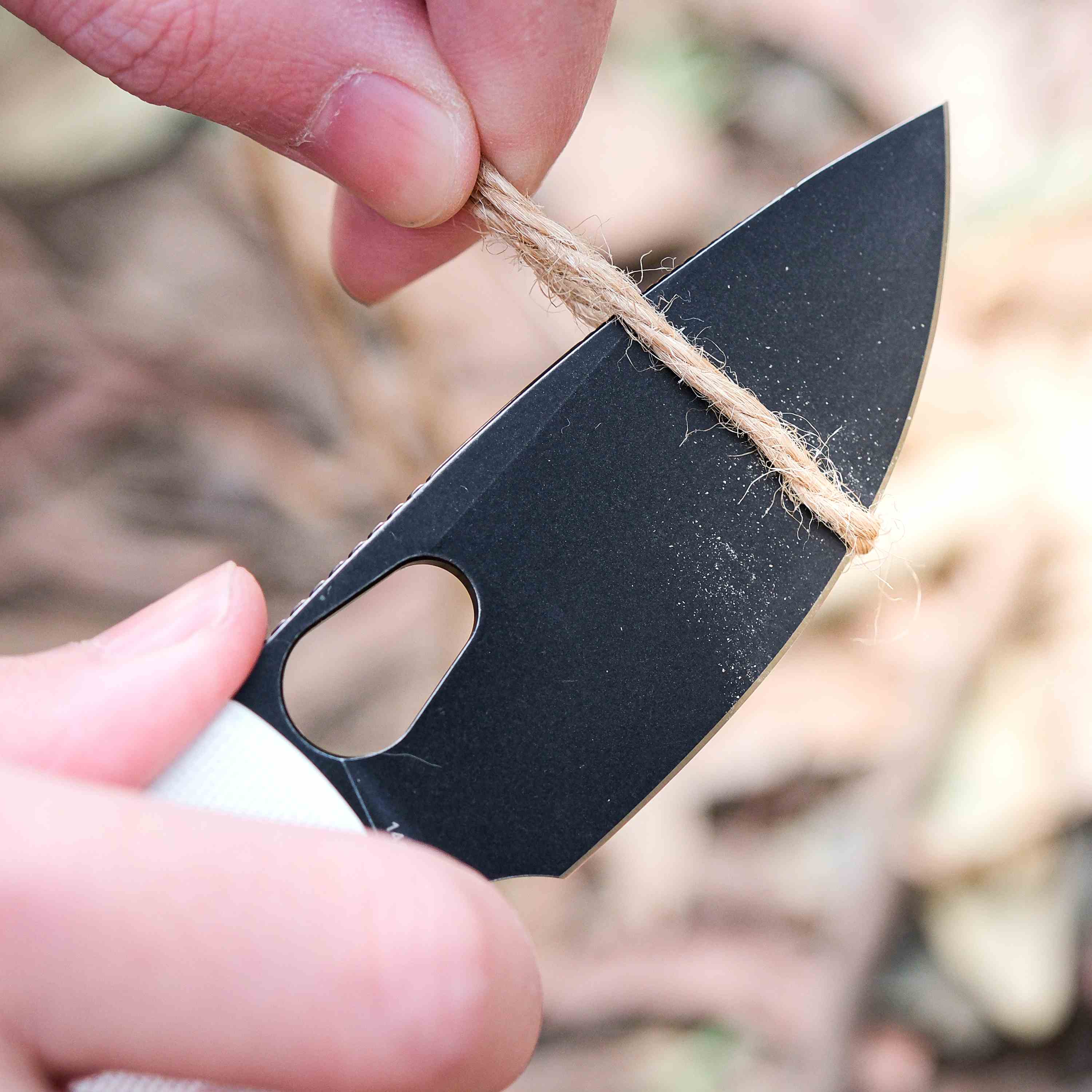 Porcupine knife cutting rope - EDC Knife