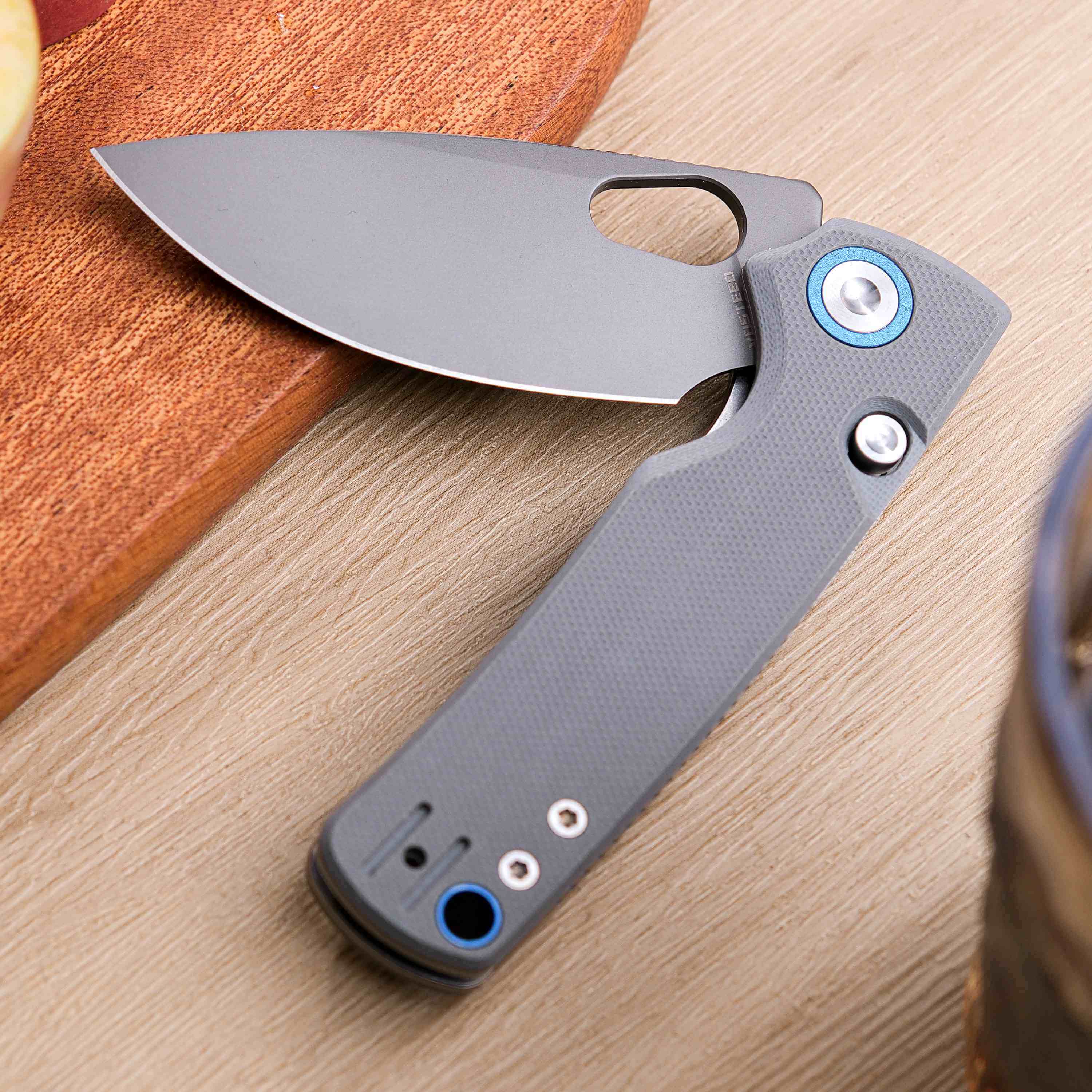 Vosteed Porcupine knife: Blade and handle detail
