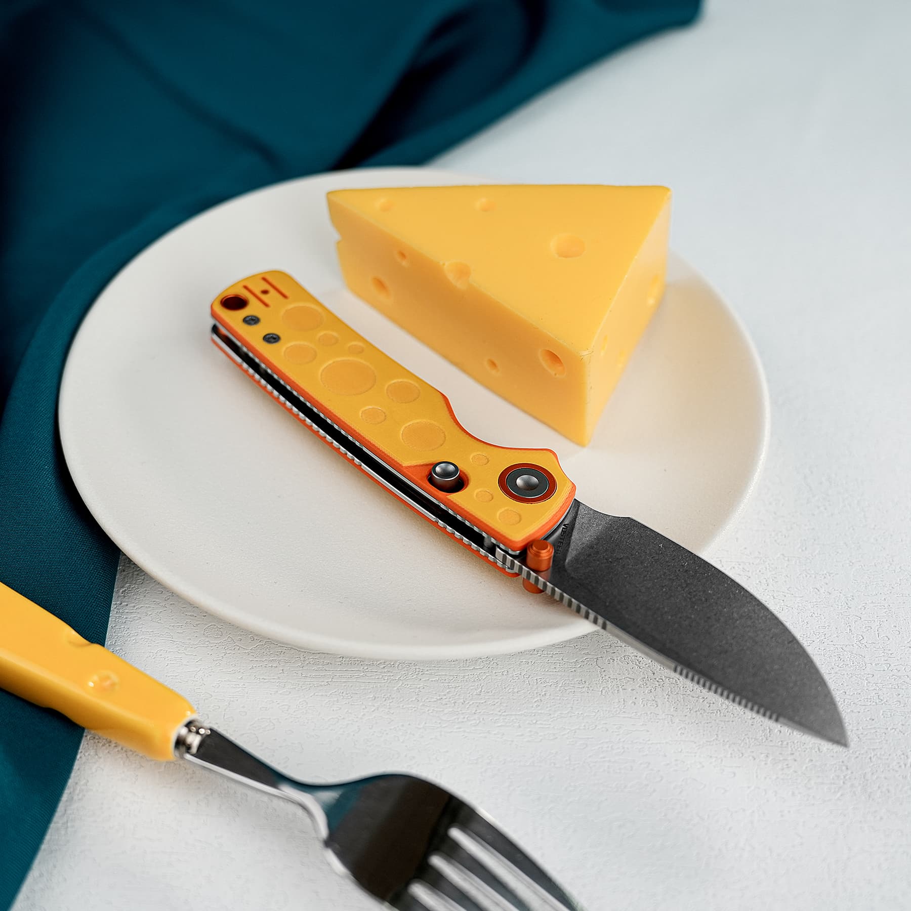 CheesePirates® -Top Liner Lock (2.99" 14C28N Blade & G10 Handle) - A2625