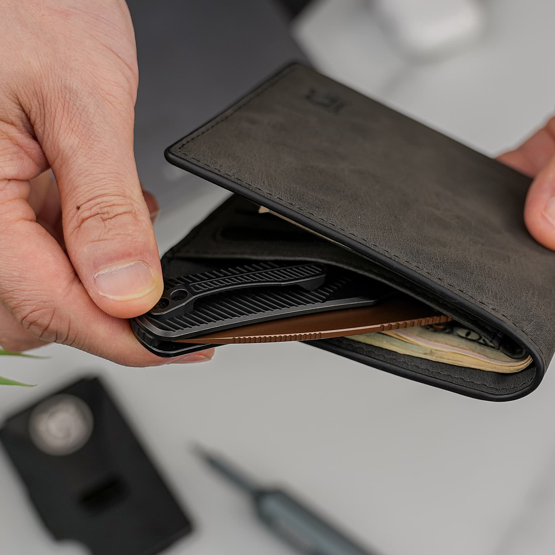 Porcupine TiSlim™ - Top Liner Lock (3.04" 154CM Blade & Titanium Handle) - A4802