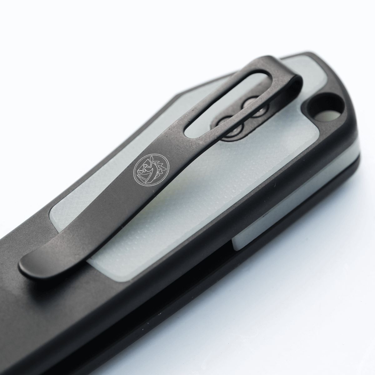 Vosteed Raccoon knife pocket clip and handle detail