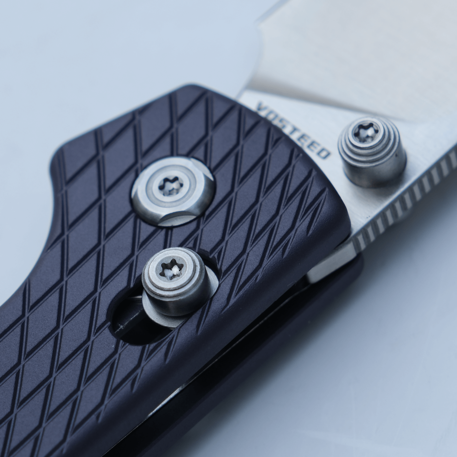 Vosteed Raccoon Knife - Handle Detail