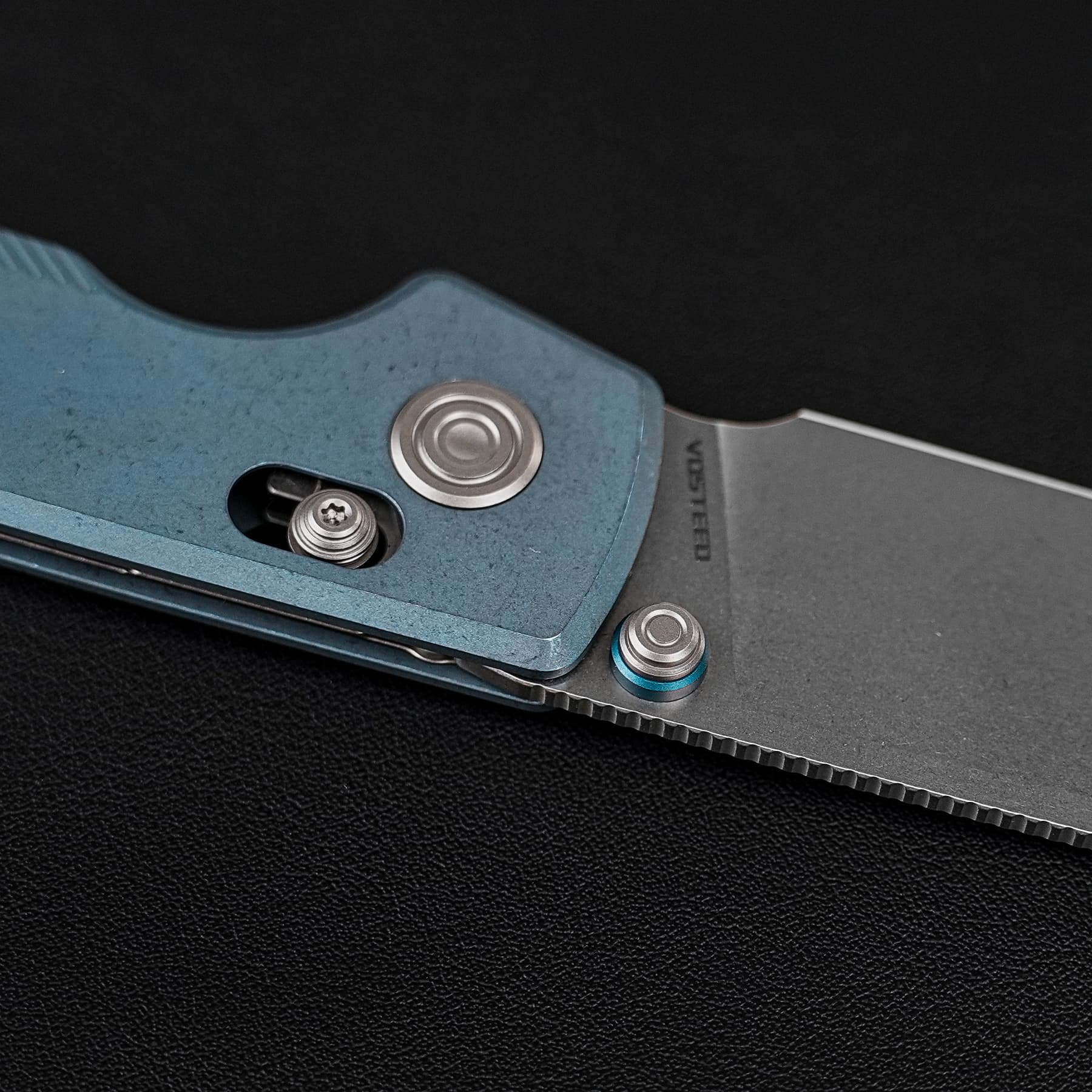 Raccoon® TiSlim™ - Crossbar Lock (3.18" 154CM Blade & Titanium Handle) - A4502