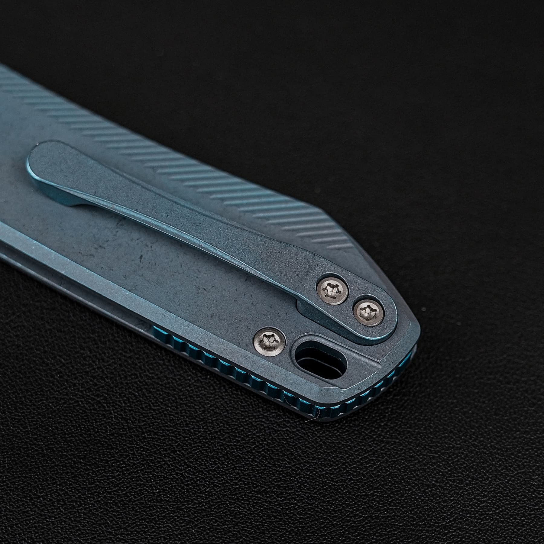 Raccoon® TiSlim™ - Crossbar Lock (3.18" 154CM Blade & Titanium Handle) - A4502