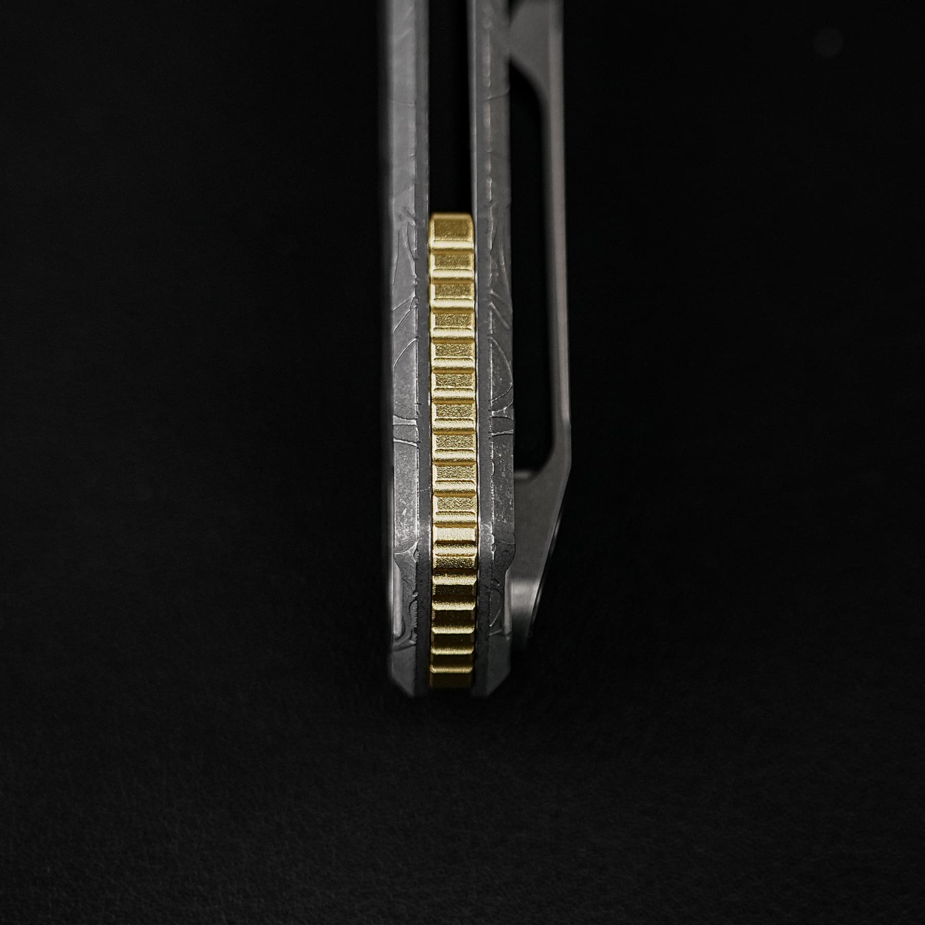 Coming Soon - Raccoon® TiSlim™ - Crossbar Lock (3.18" S35VN Blade & Titanium Handle) - A4506