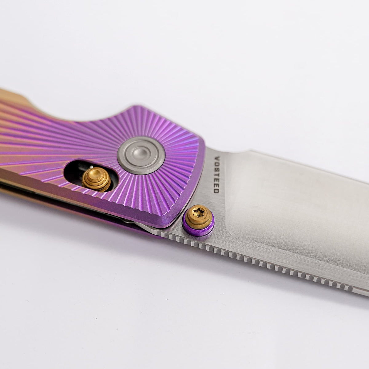 Raccoon TiSlim™ - Crossbar Lock (3.18" MagnaCut Blade & Titanium Handle) - A4512 (KnifeCenter Exclusive)