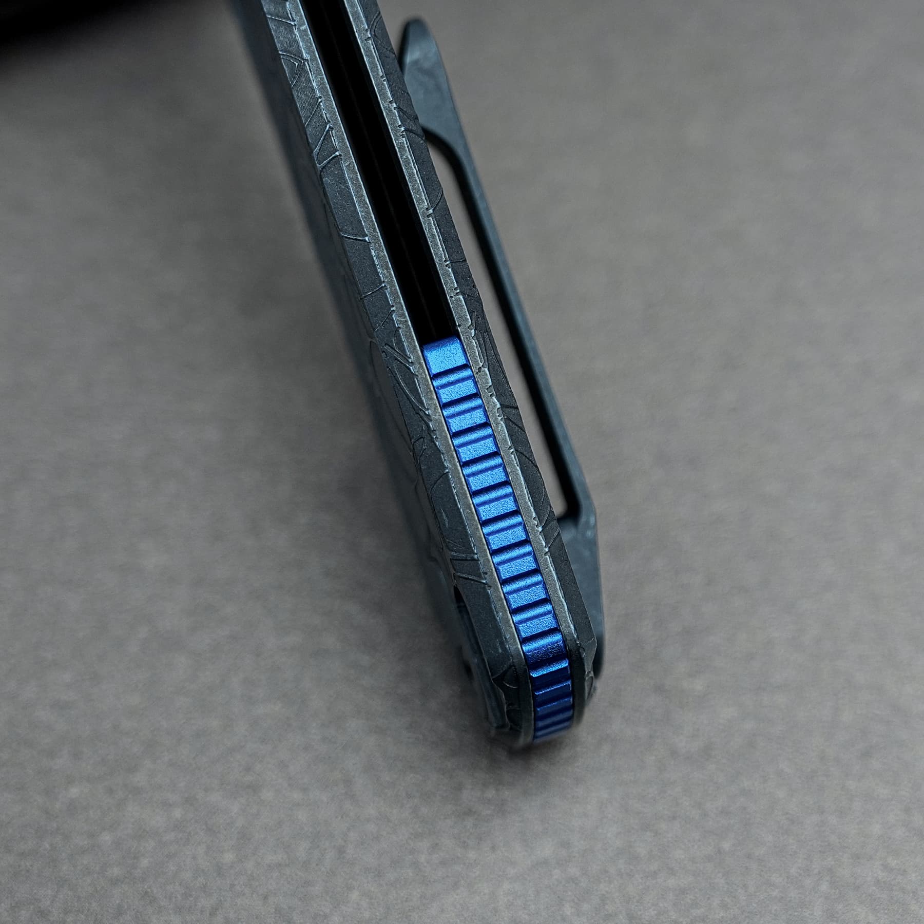 Raccoon® TiSlim™ - Crossbar Lock (3.18" S35VN Blade & Titanium Handle) - A4510
