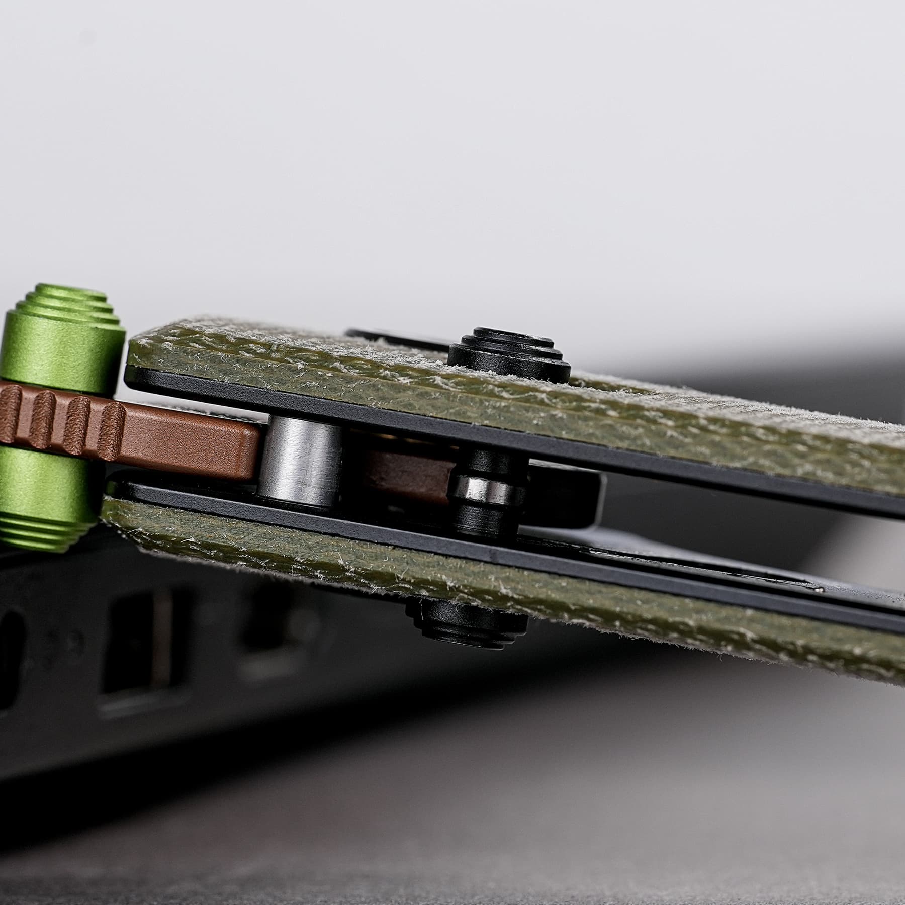 Coming Soon - Raccoon 2.0 - Crossbar Lock (3.17" Nitro-V Blade & Micarta Handle) - A4905