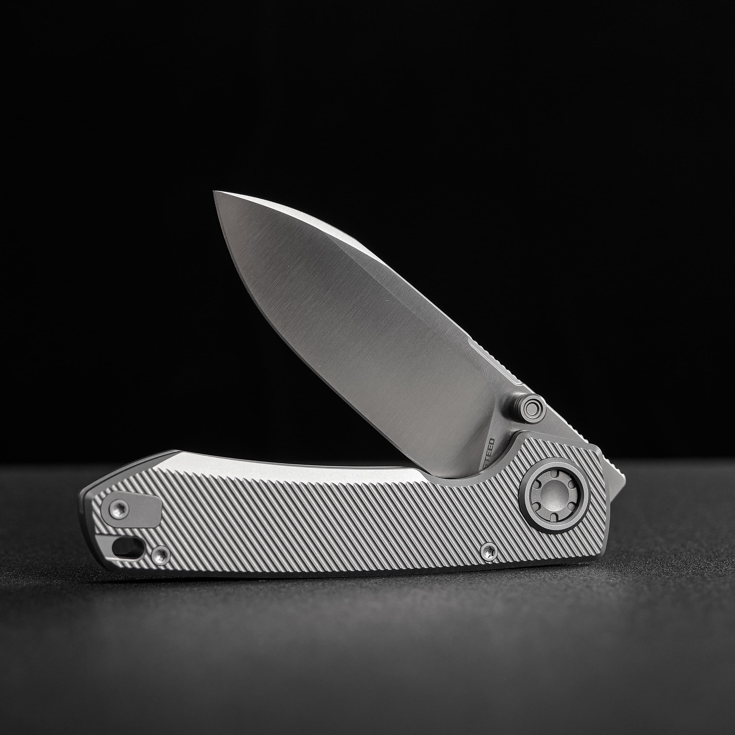 Raccoon® V -Vanchor Lock® (3.22" M390 Blade & Titanium Handle) - A4003