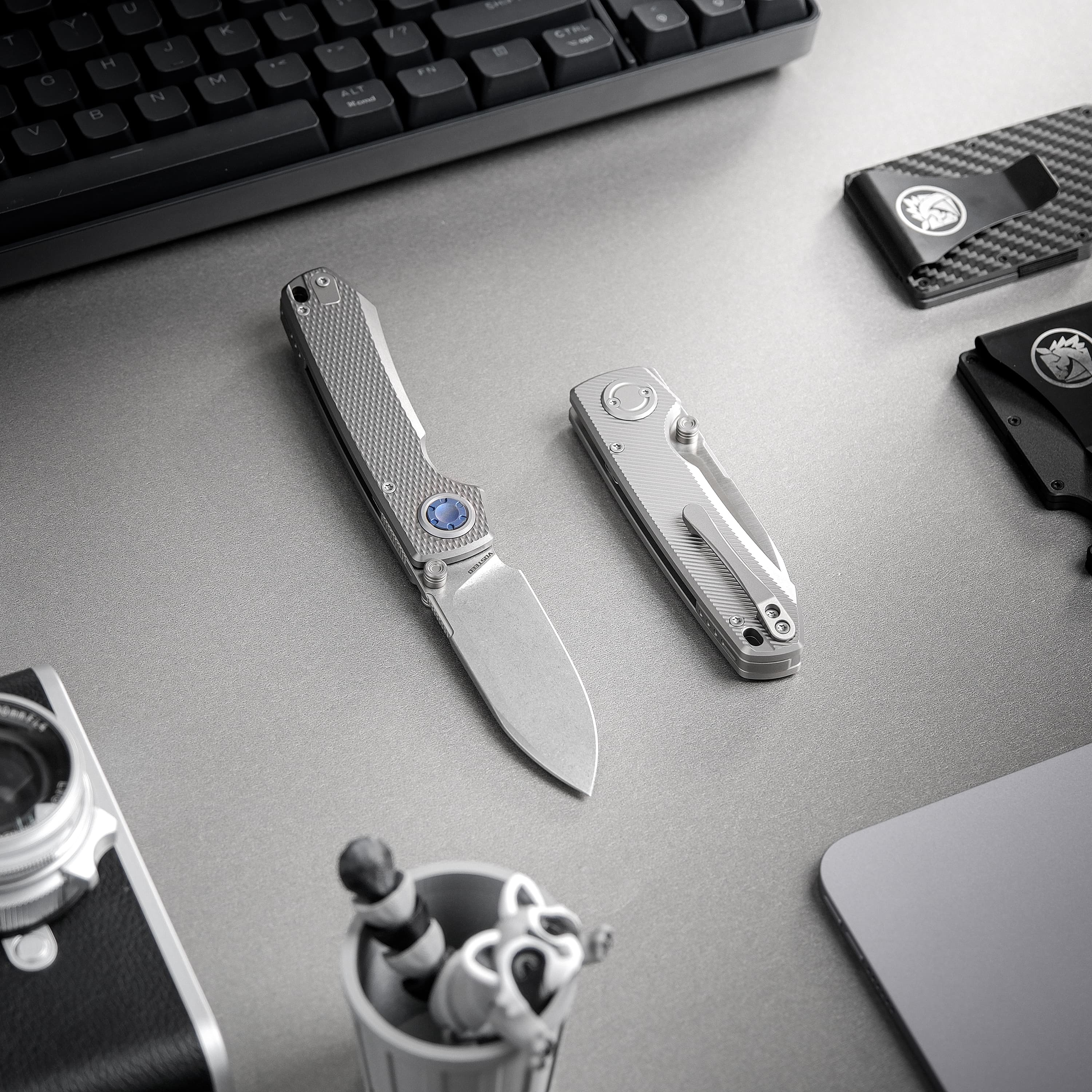 Raccoon® V -Vanchor Lock® (3.22" M390 Blade & Titanium Handle) - A4001