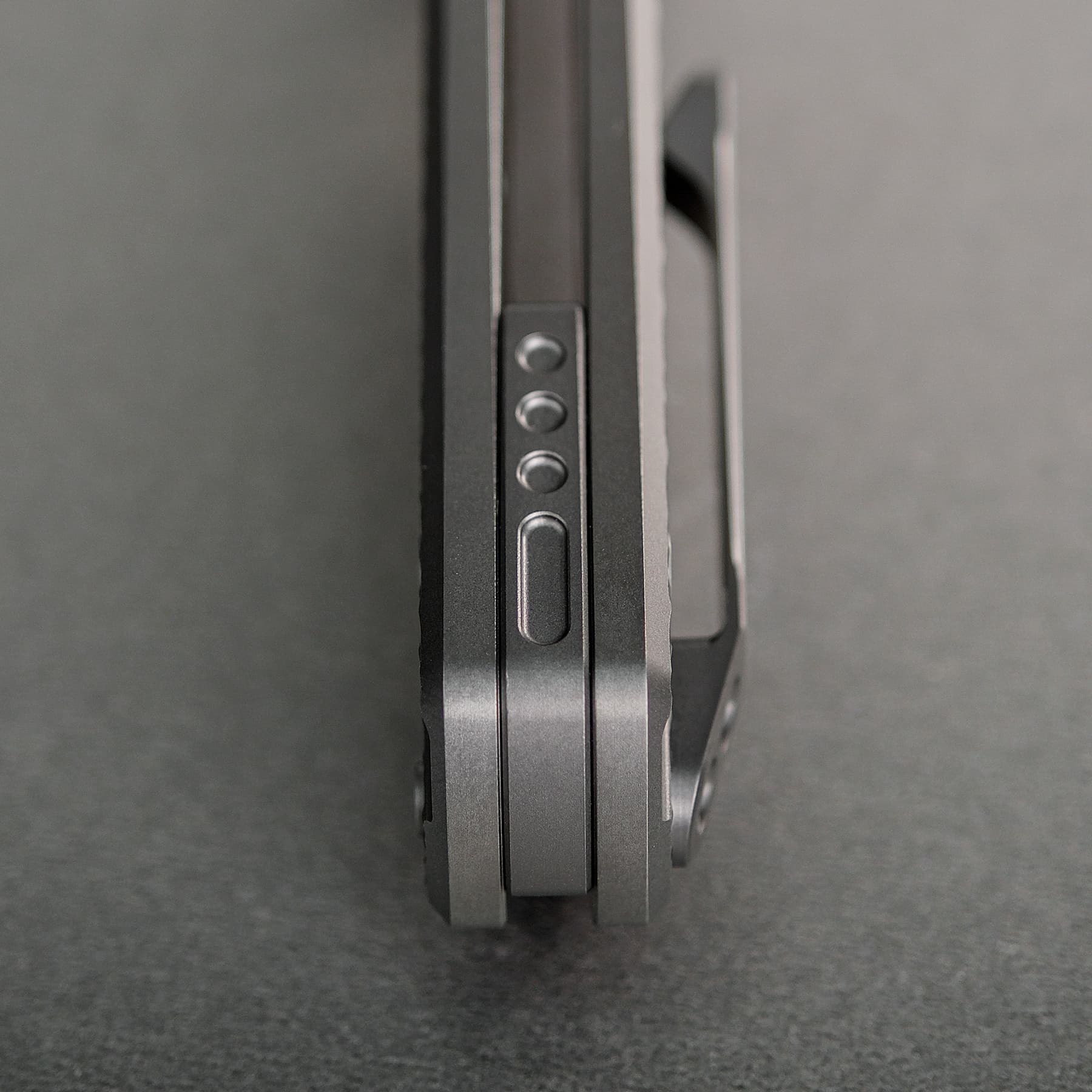 Raccoon® V -Vanchor Lock® (3.22" M390 Blade & Titanium Handle) - A4001