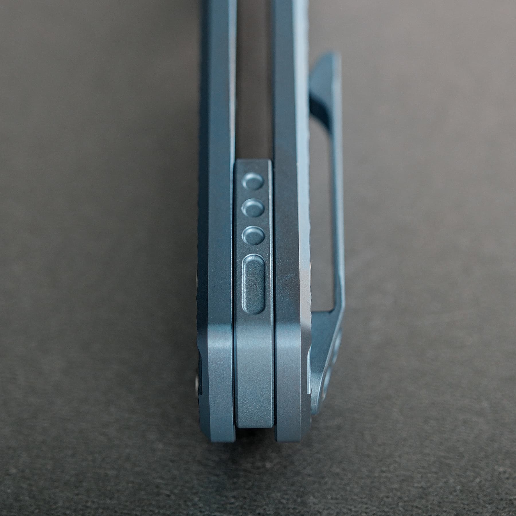 Raccoon® V -Vanchor Lock® (3.22" M390 Blade & Titanium Handle) - A4002
