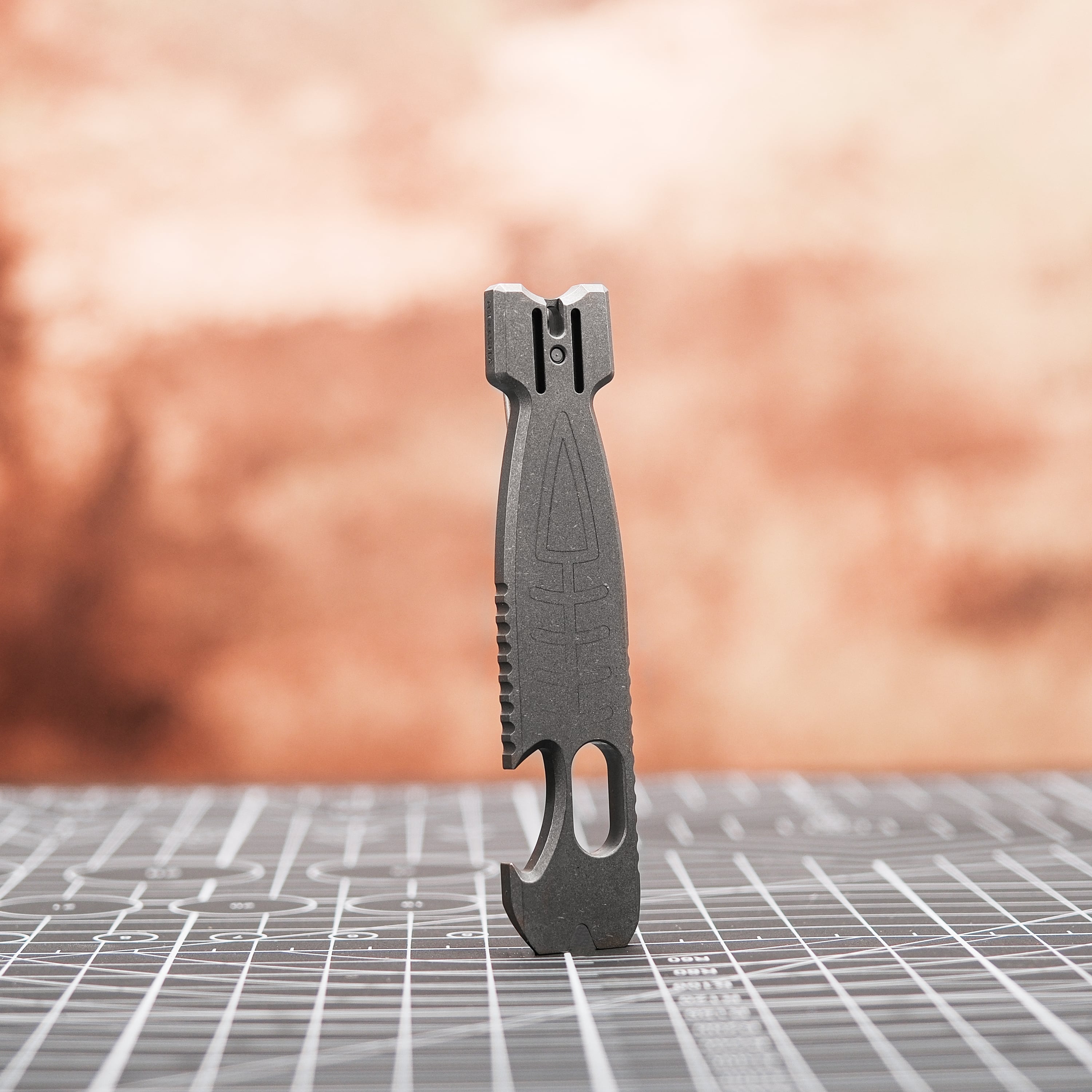 Vosteed Shark Bomb Prybar-X0119, Titanium multi-tool detail