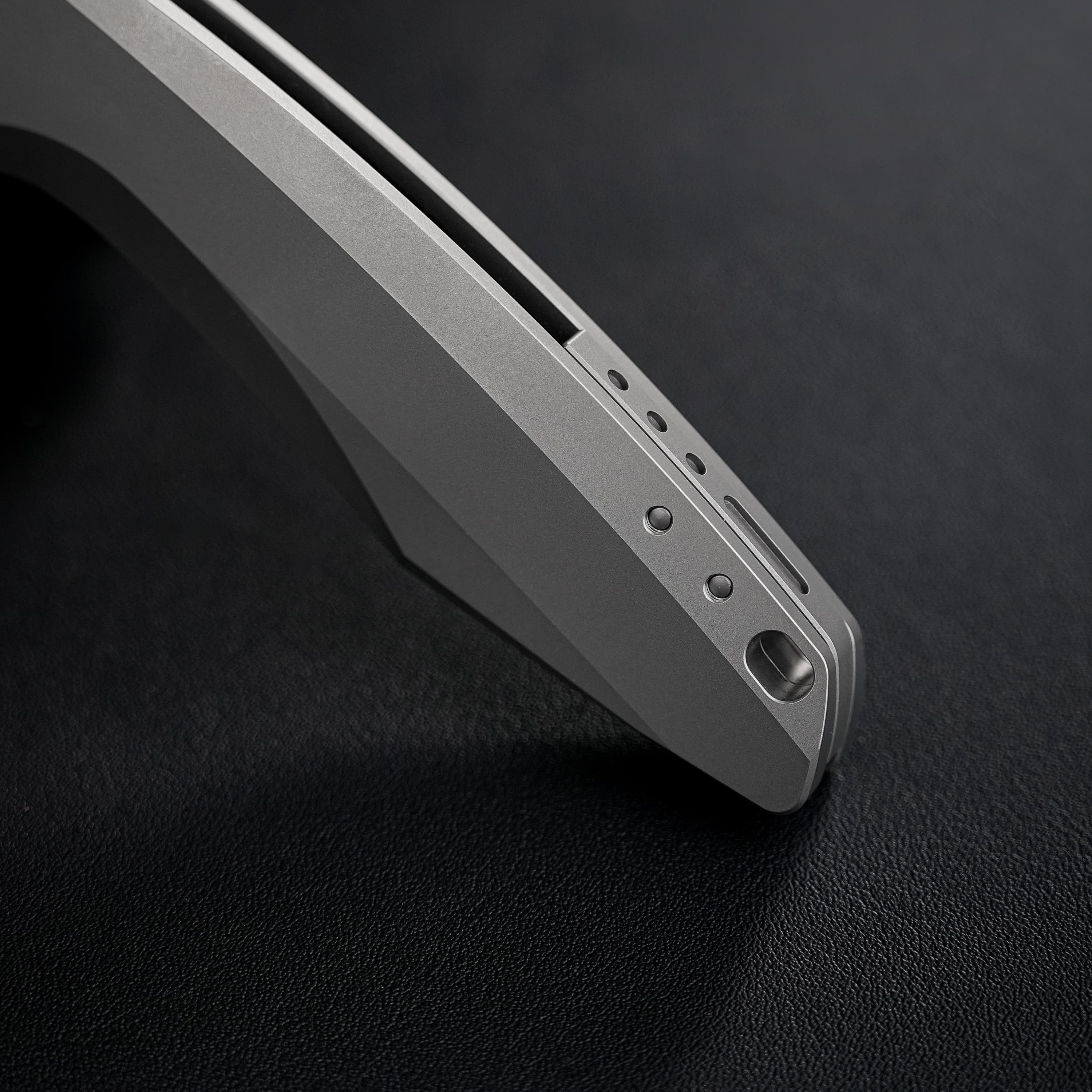 Thunderbeast -Vanchor Lock® (3.49" M390 Blade & Titanium Handle) - A4301