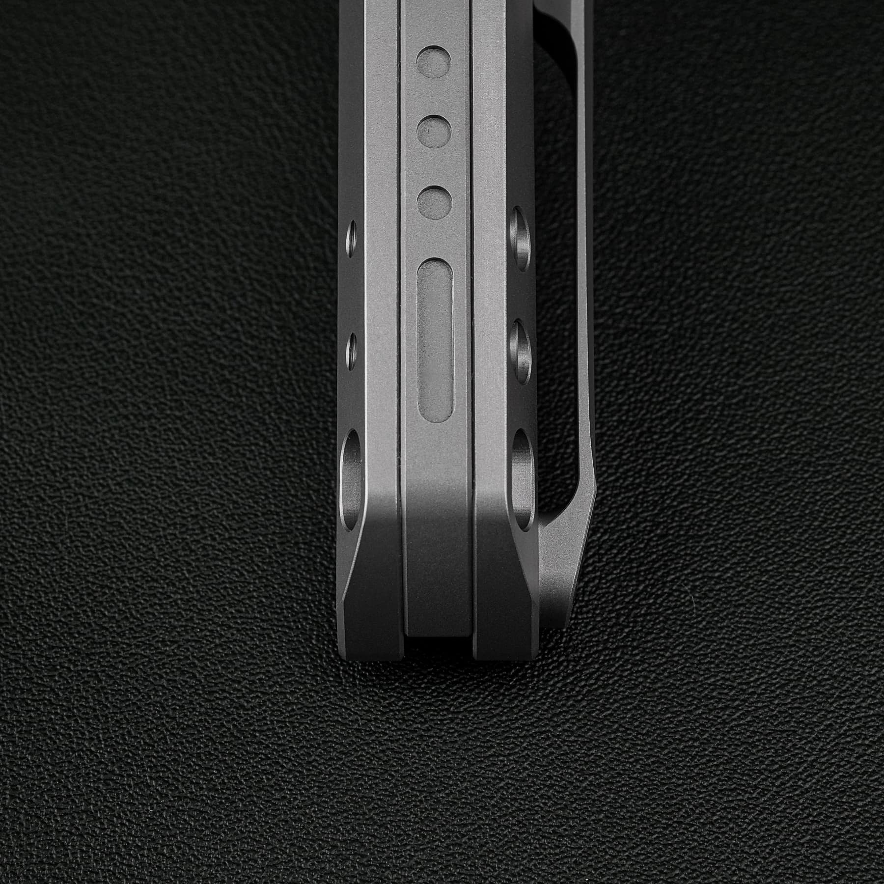 Thunderbeast -Vanchor Lock® (3.49" M390 Blade & Titanium Handle) - A4301