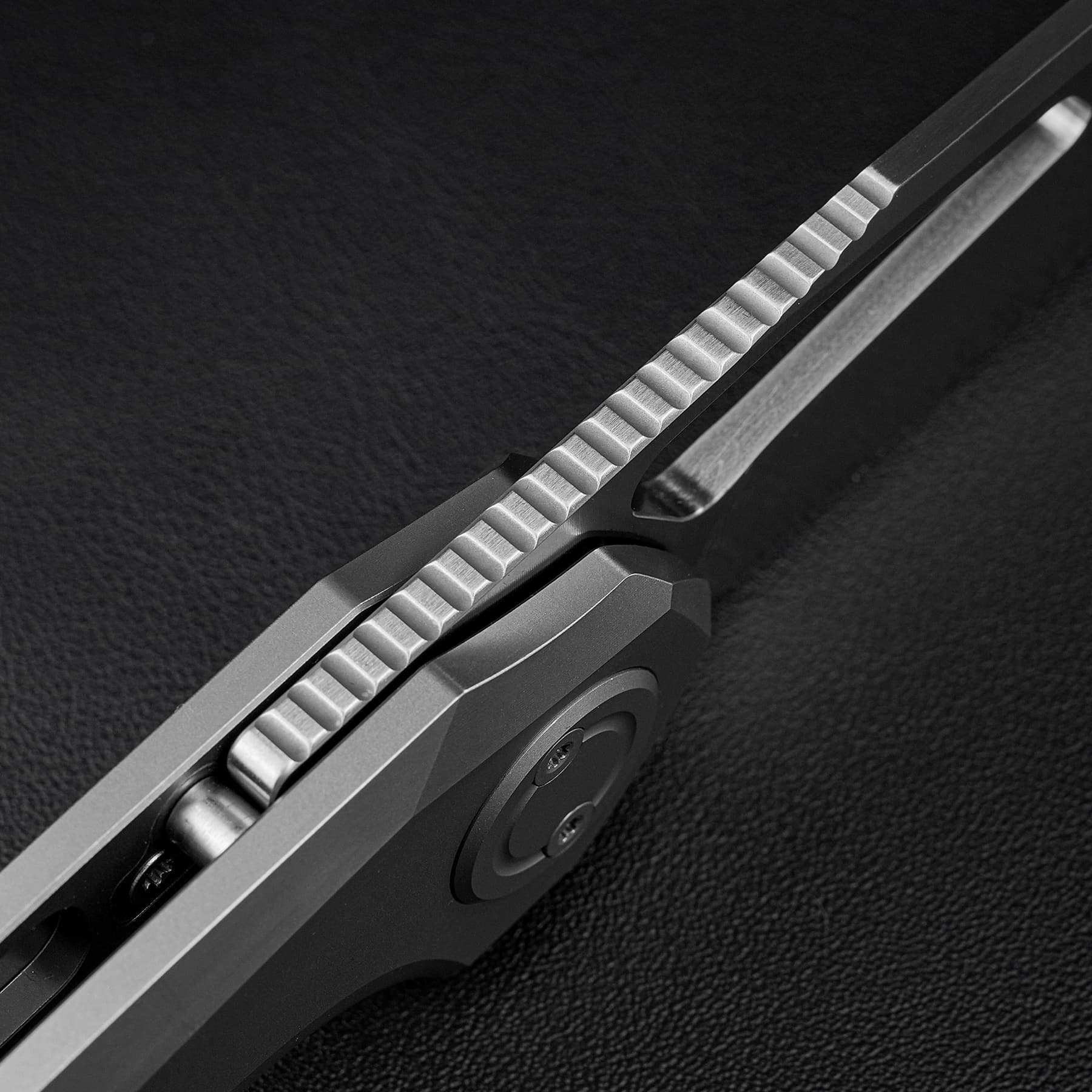 Thunderbeast -Vanchor Lock® (3.49" M390 Blade & Titanium Handle) - A4301