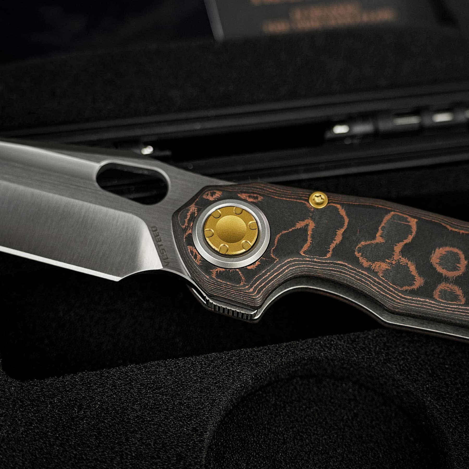 Coming Soon - Thunderbird V- Vanchor Lock® (3.46" M390 Blade & FatCarbon Handle) - A0321