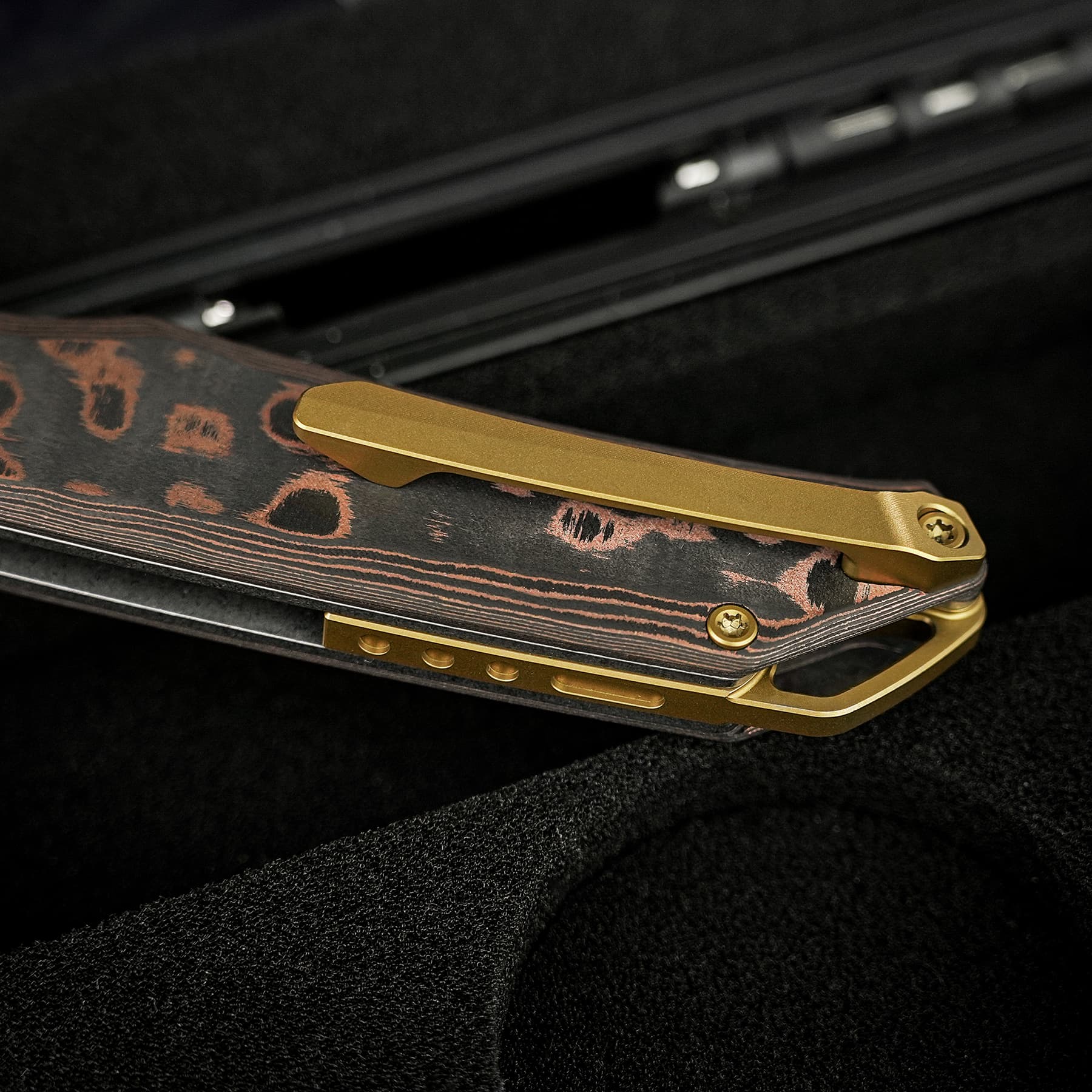 Coming Soon - Thunderbird V- Vanchor Lock® (3.46" M390 Blade & FatCarbon Handle) - A0321