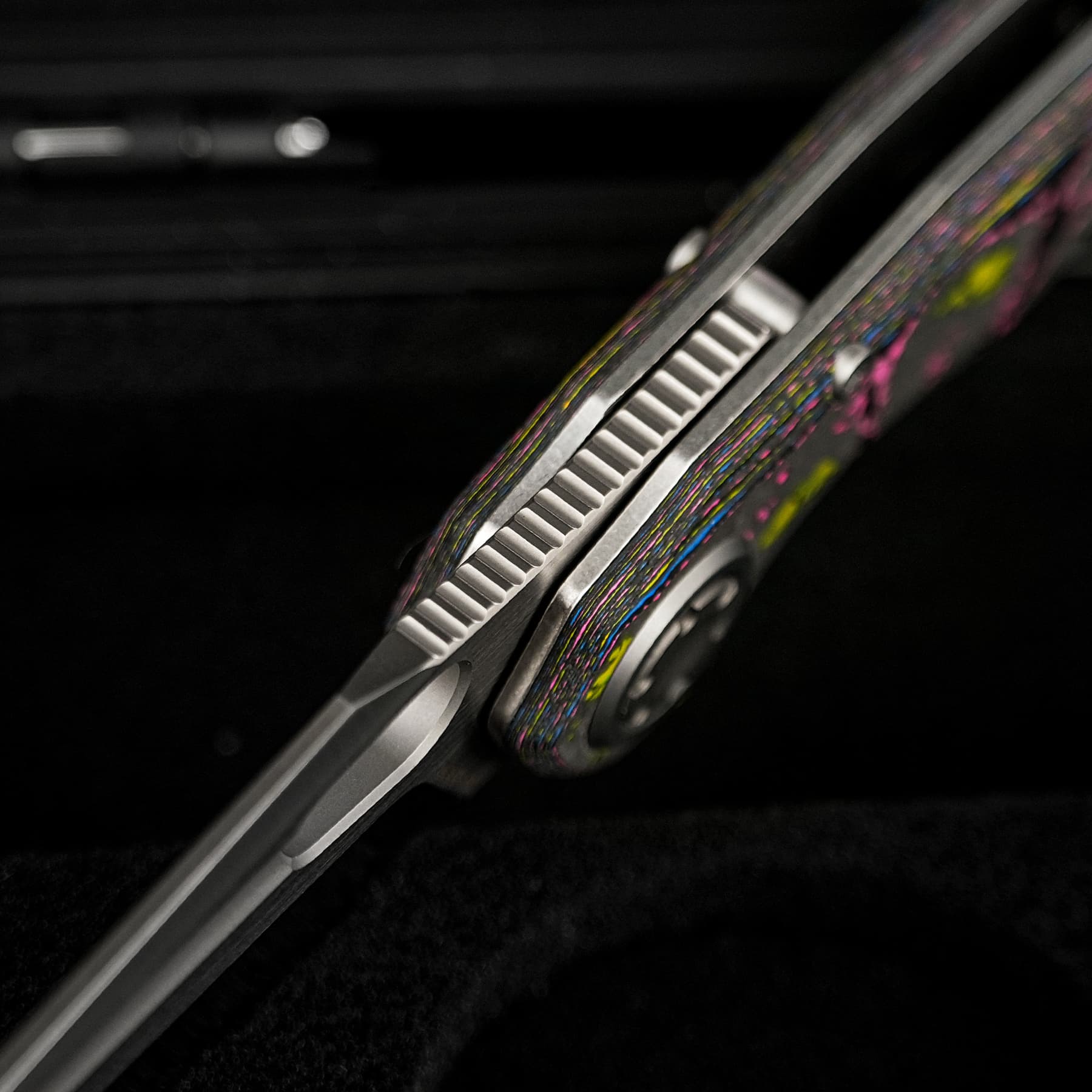 Coming Soon - Thunderbird V- Vanchor Lock® (3.46" M390 Blade & CamoCarbon Handle) - A0322