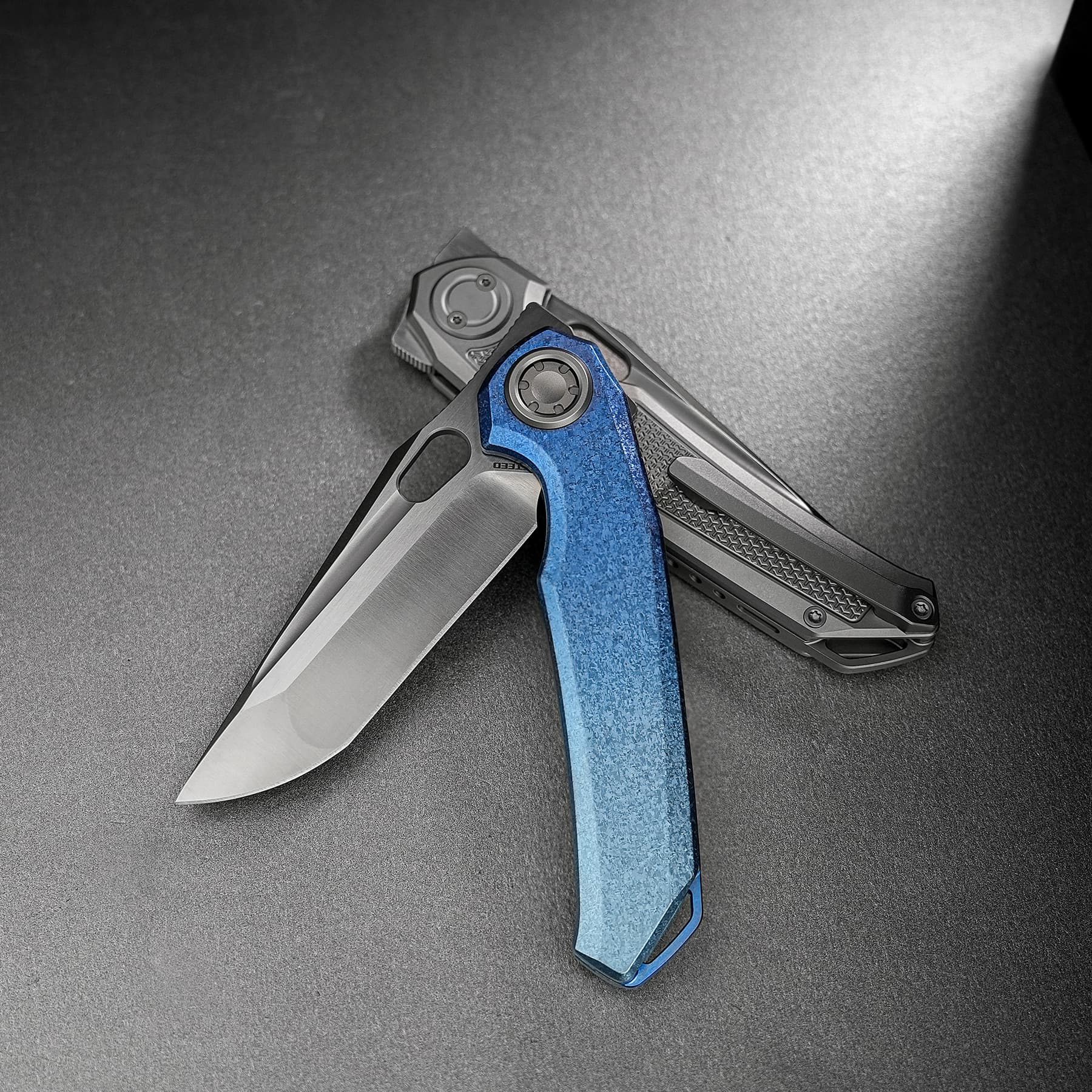 Coming Soon - Thunderbird V- Vanchor Lock® (3.46" M390 Blade & Crystallized Titanium Handle) - A0323