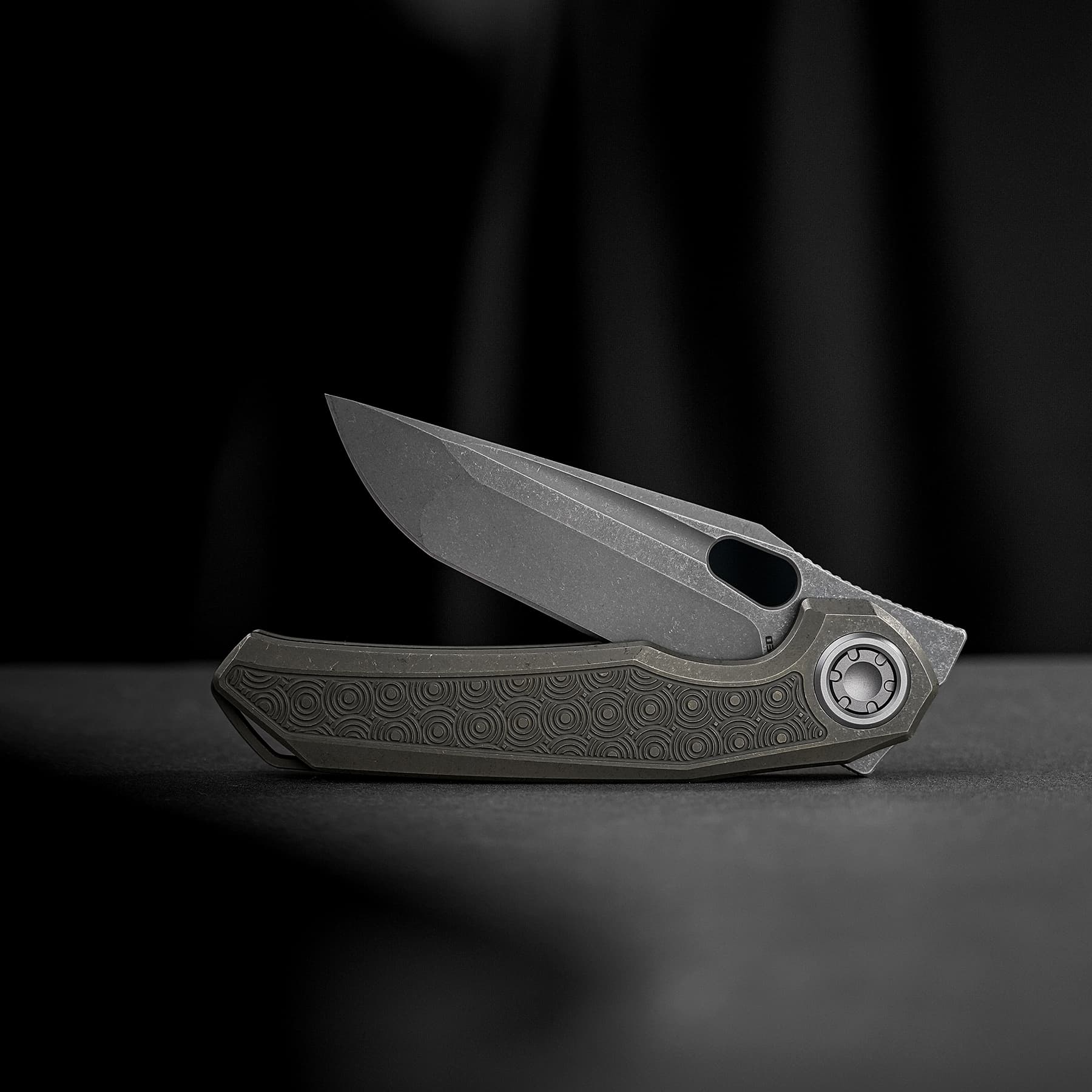 Coming Soon - Thunderbird V- Vanchor Lock® (3.46" M390 Blade & Titanium Handle) - A0325