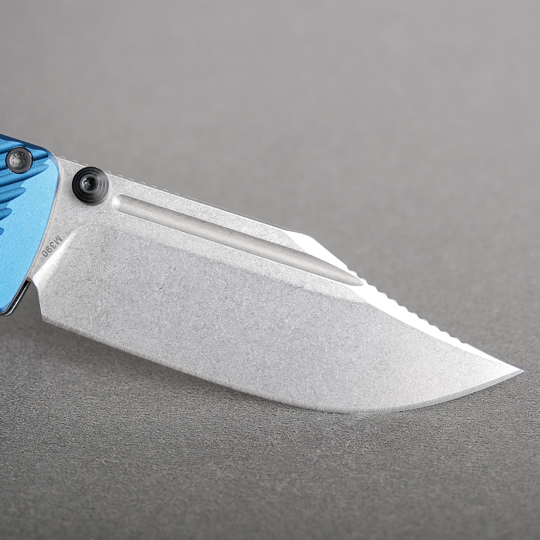 Vombat - Crossbar Lock (2.92" M390 Blade & Aluminum Handle) - A4108