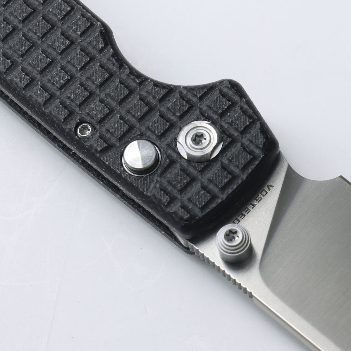 Vosteed Raccoon Knife Button Lock Detail