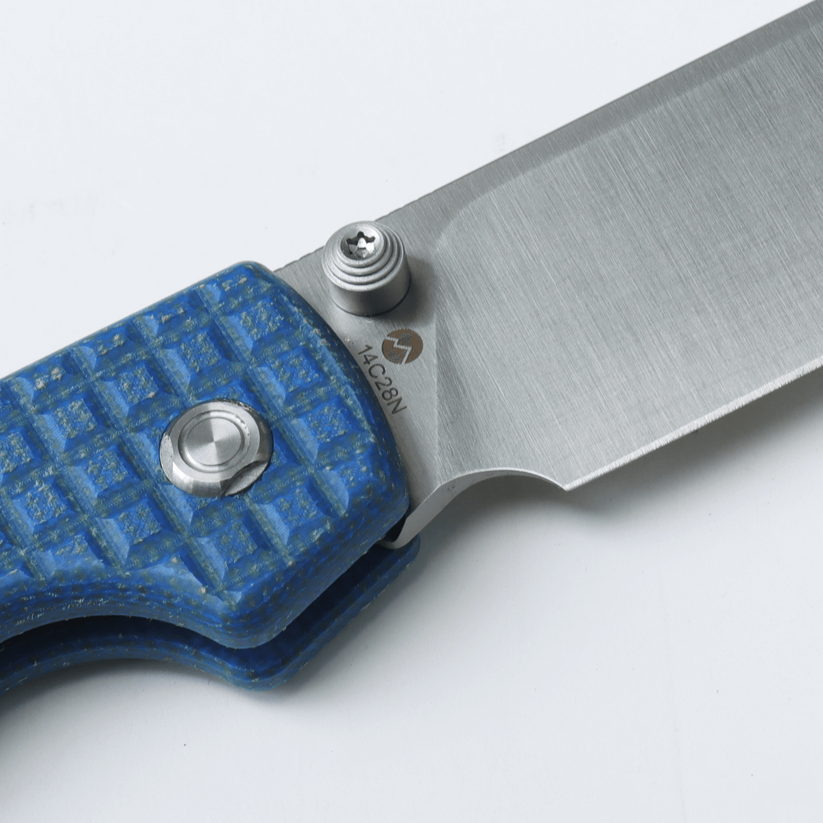 Vosteed Raccoon knife blade and handle detail